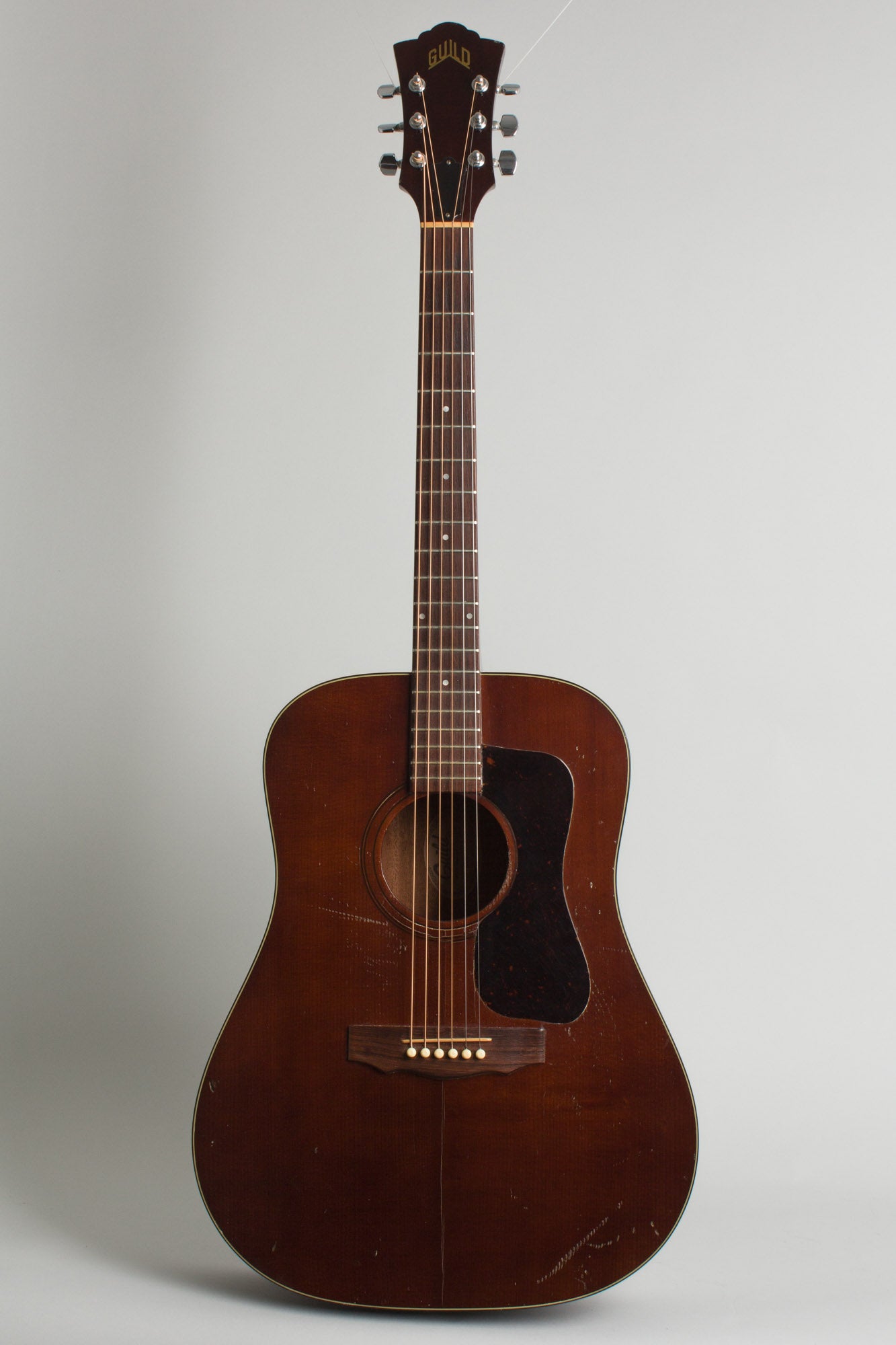 Guild D-25 Flat Top Acoustic Guitar (1983) – RetroFret