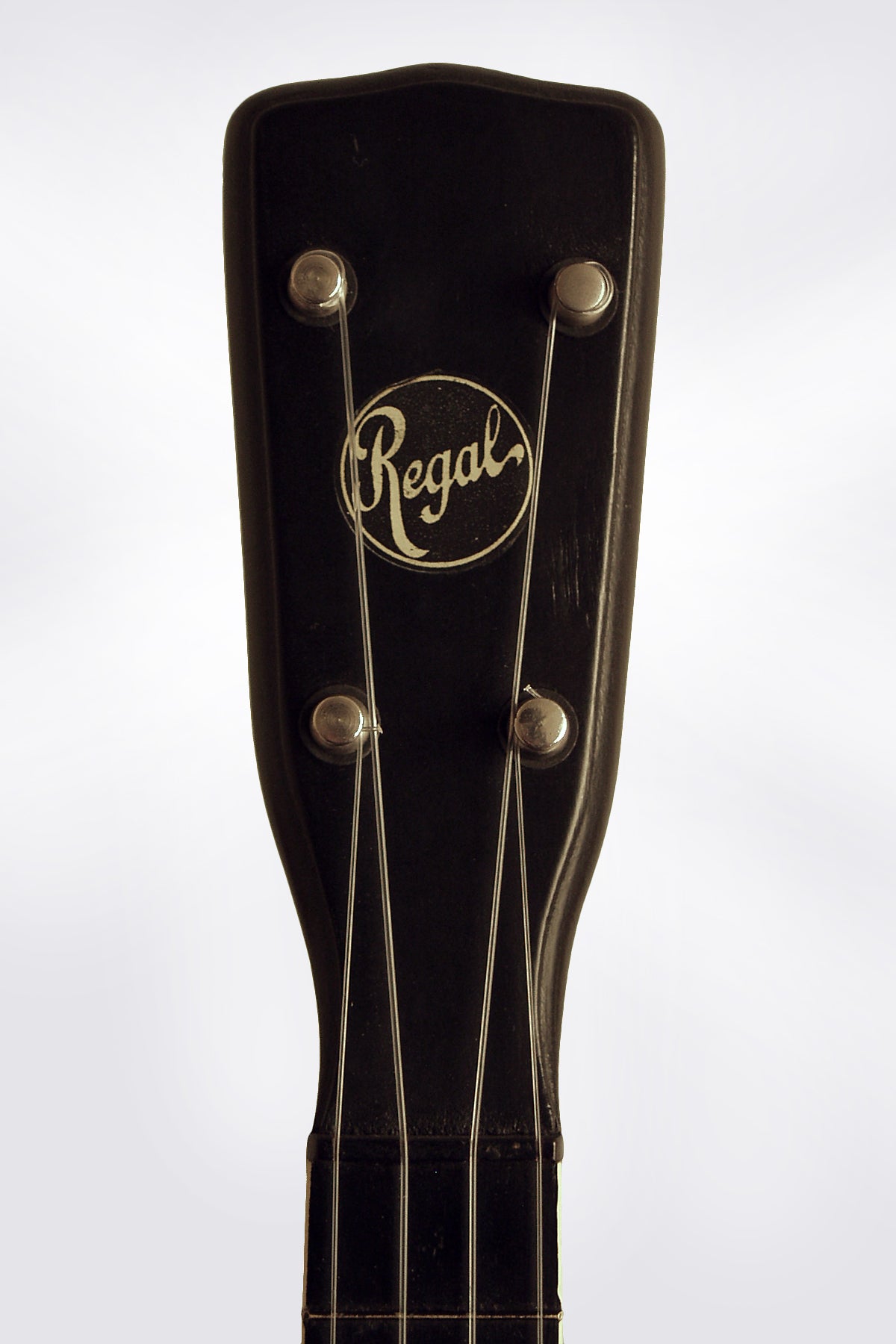 Regal Le Domino Banjo Ukulele (1932)