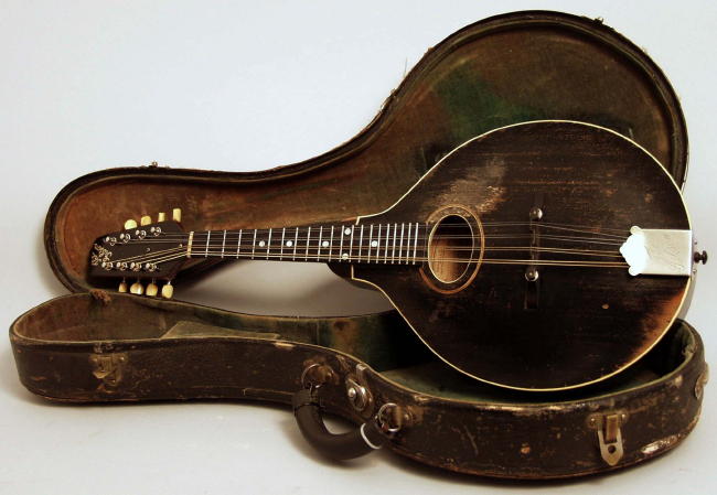 Gibson Style A ""Snakehead"" Carved Top Mandolin (1924)