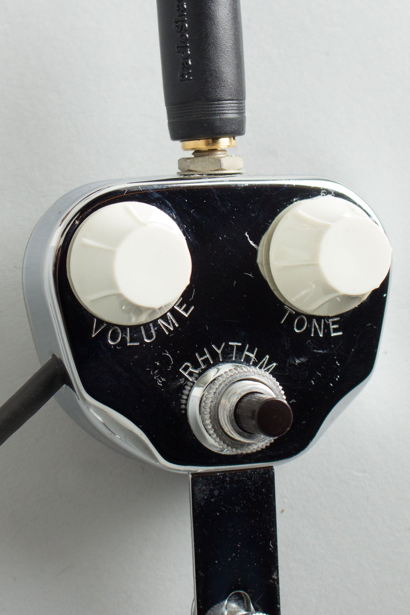 DeArmond Rhythm Chief Model 1100 Archtop Guitar Magnetic Pickup (1969)