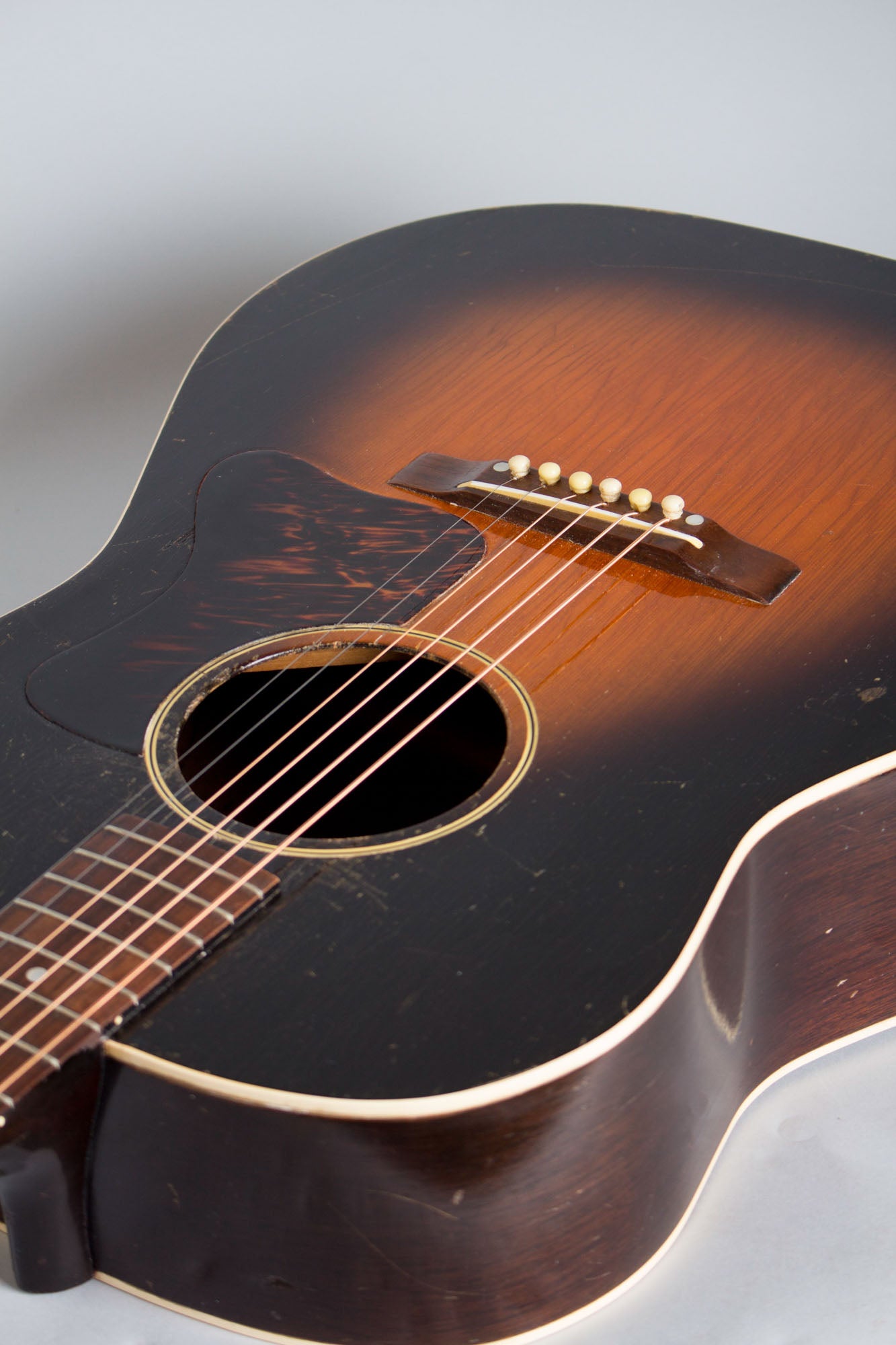 Gibson J-35 Flat Top Acoustic Guitar (1937)