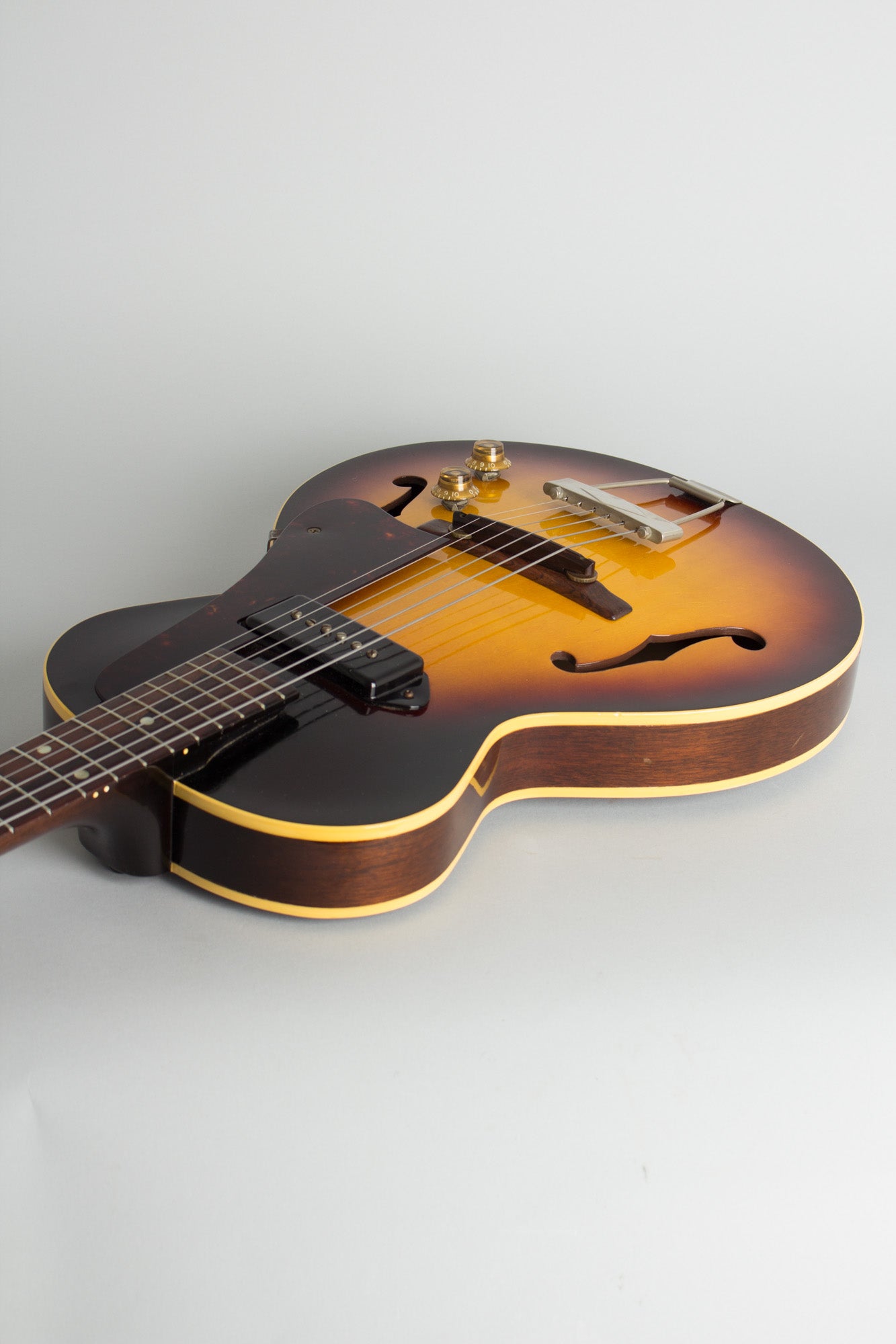 Gibson ES-125T 3/4 Thinline Hollow Body Electric Guitar (1957)