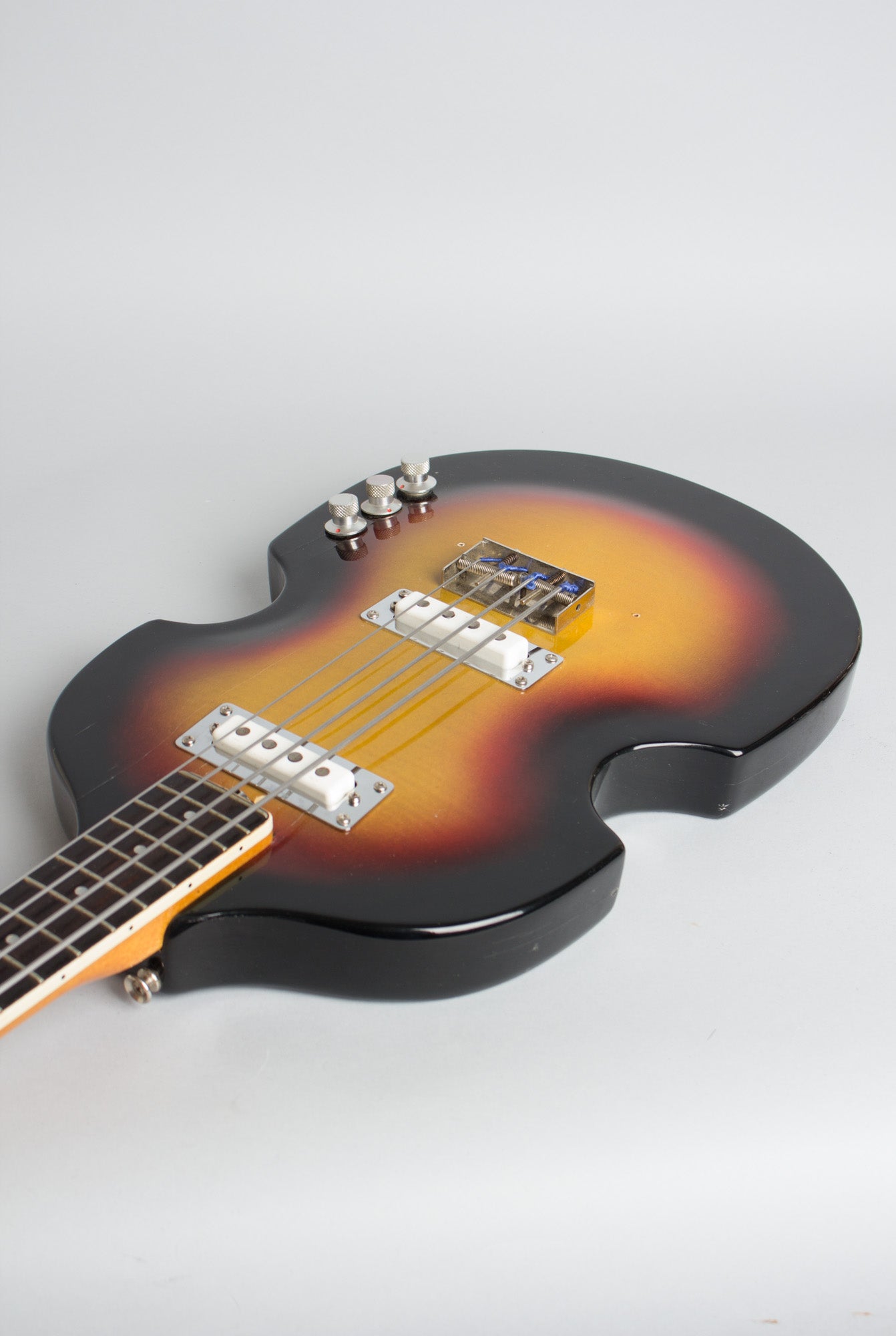 Vox V-232 Violin Bass Solid Body Electric Bass Guitar (1965)