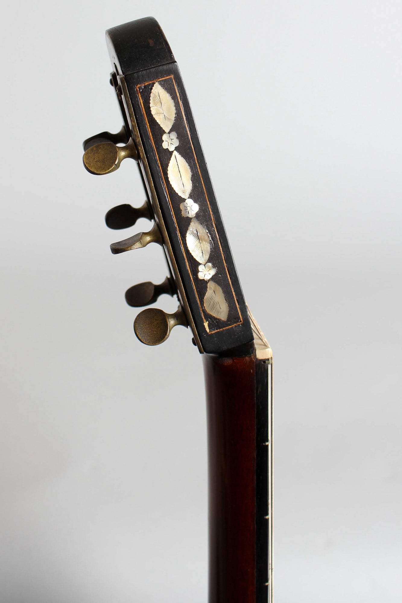 Alday & Co., Dublin Decorative Romantic Guitar (1850)