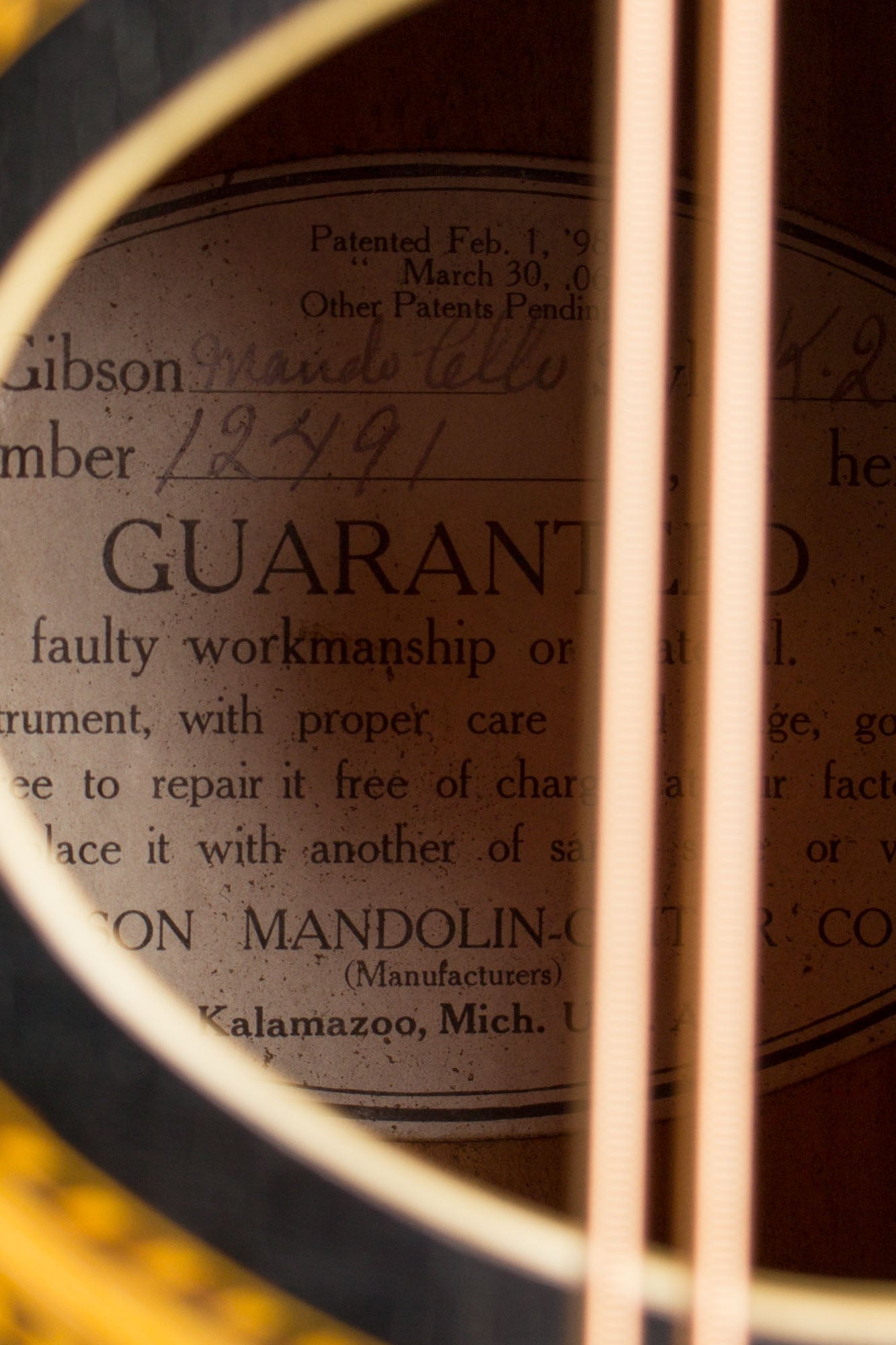 Gibson K-2 Carved Top Mandocello (1911)