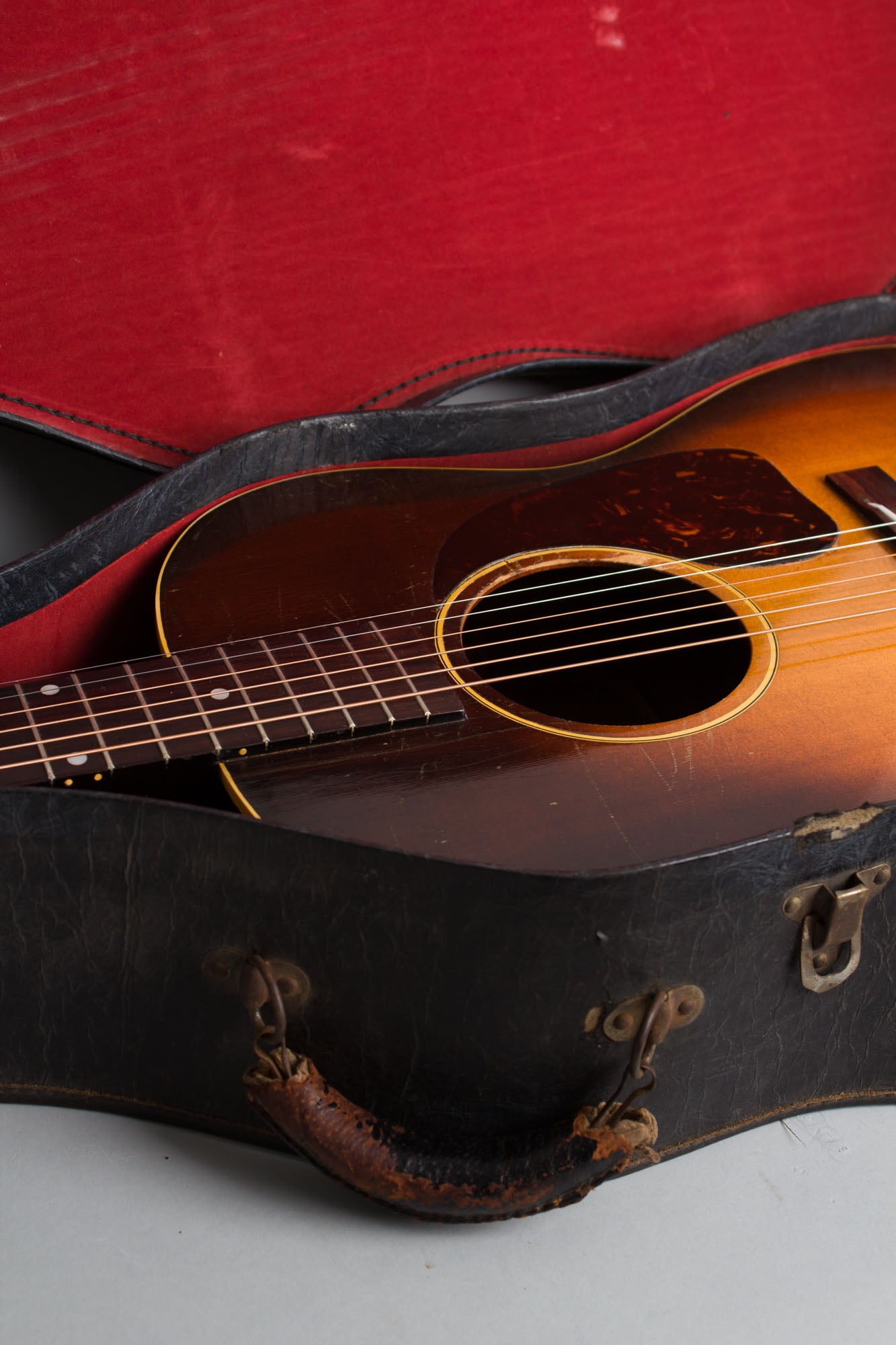 Gibson LG-2 Flat Top Acoustic Guitar (1948)