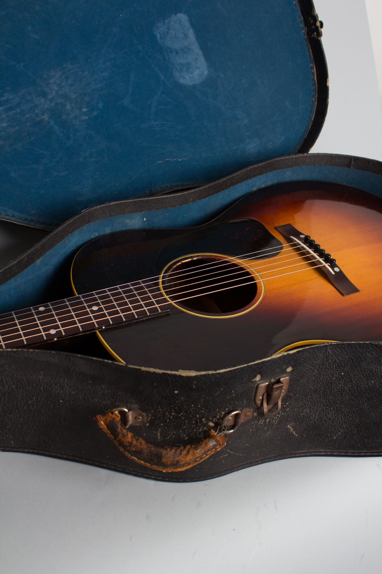 Gibson LG-2 Flat Top Acoustic Guitar (1943)