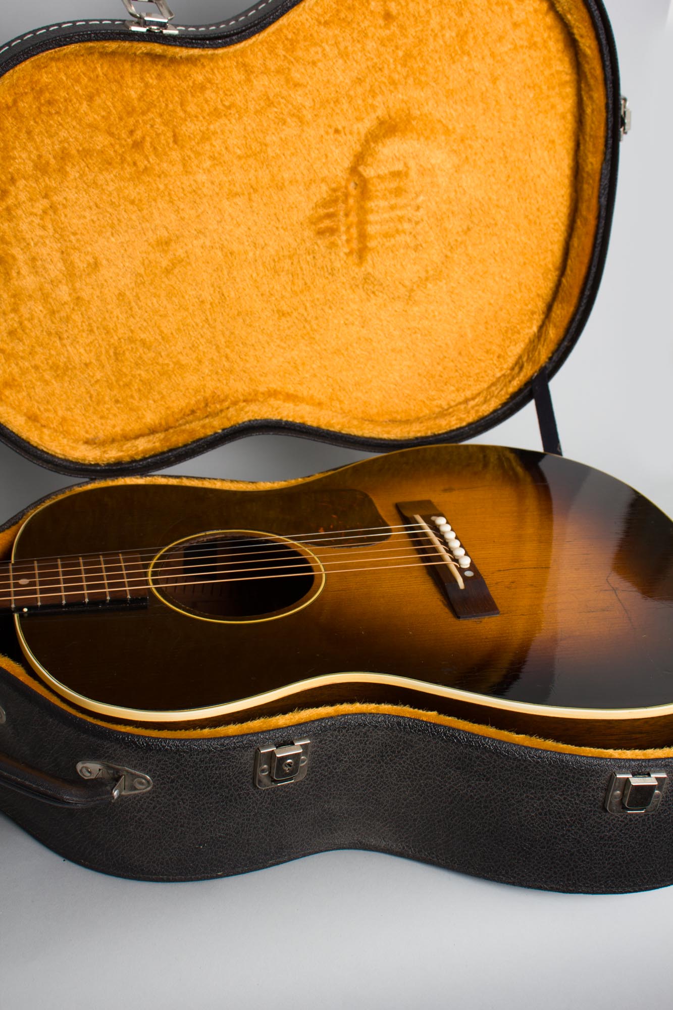 Gibson LG-2 Flat Top Acoustic Guitar (1952)