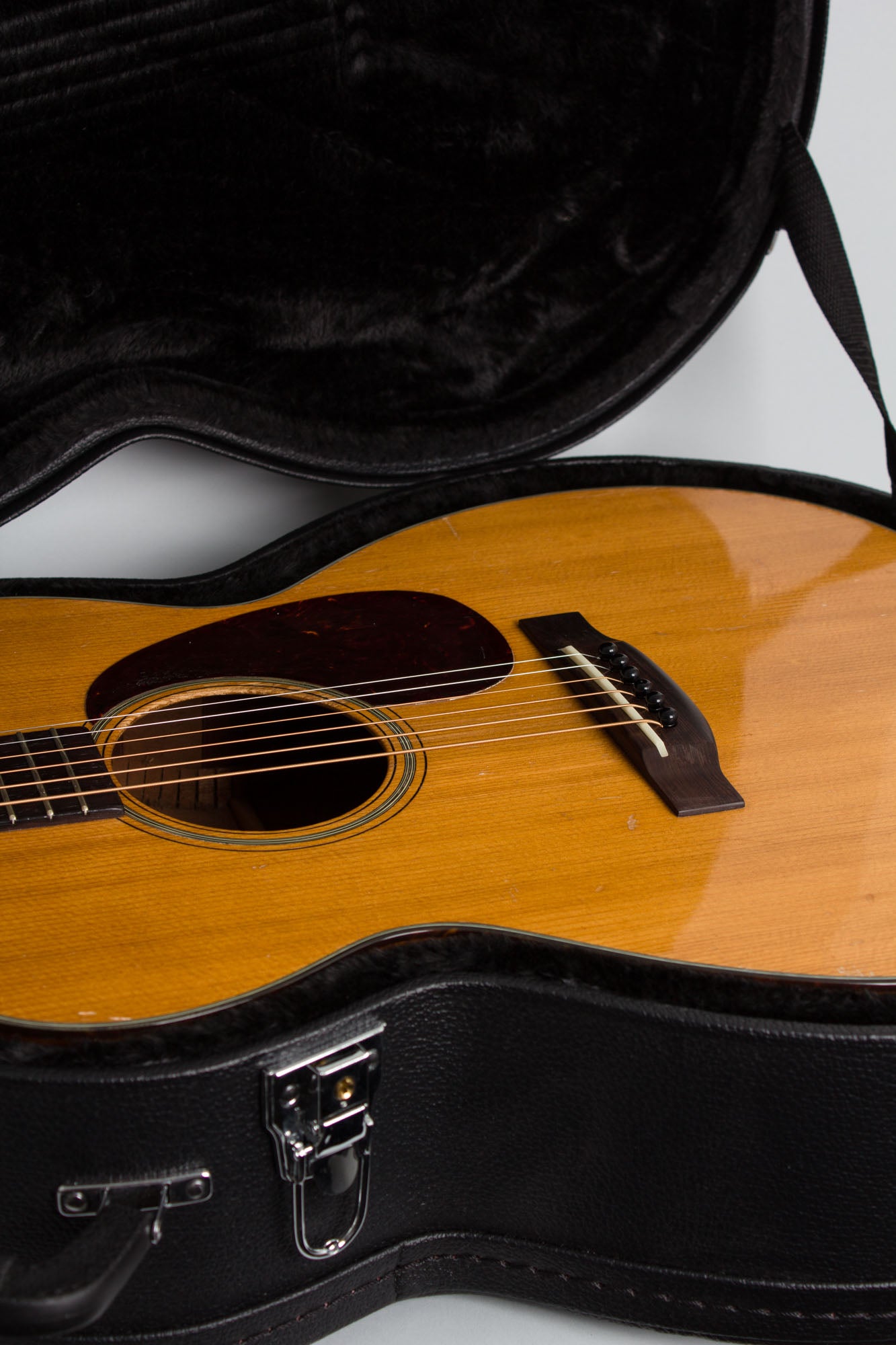 C. F. Martin 000-18 Flat Top Acoustic Guitar (1952)