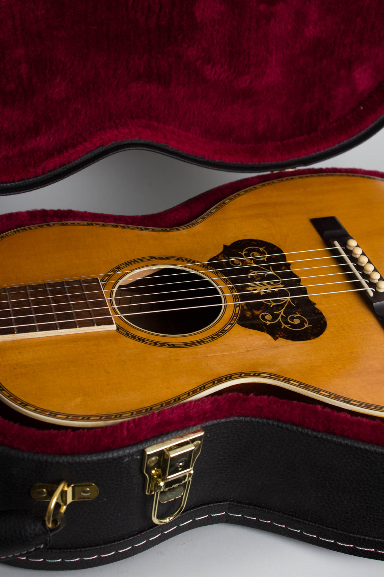 Washington Model B-330 Flat Top Acoustic Guitar (1925)