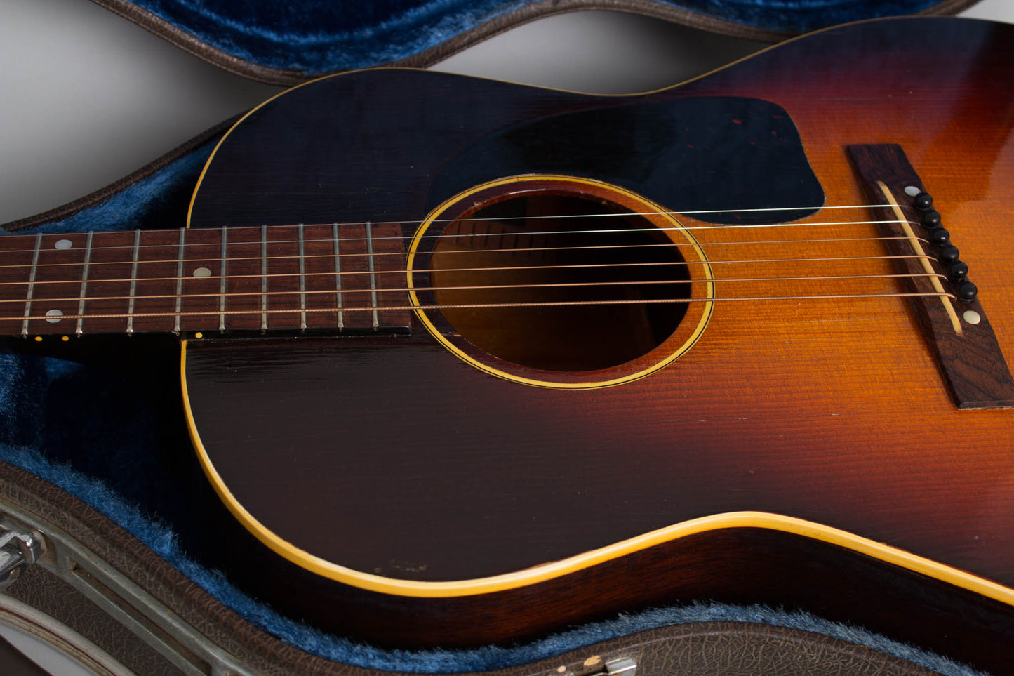 Gibson LG-2 Flat Top Acoustic Guitar (1946-7)