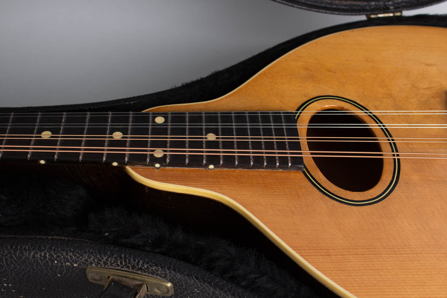 Gibson C-1 Flat Top Mandolin (1932)