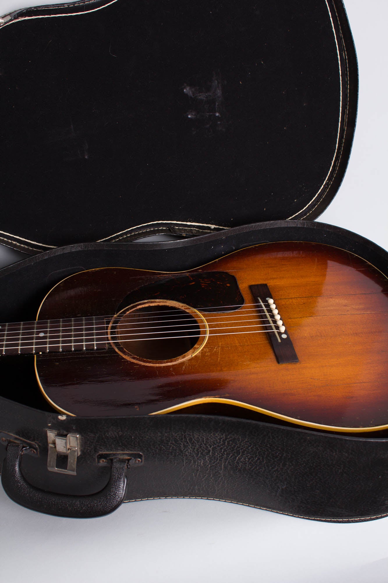 Gibson LG-2 Flat Top Acoustic Guitar (1946-7)