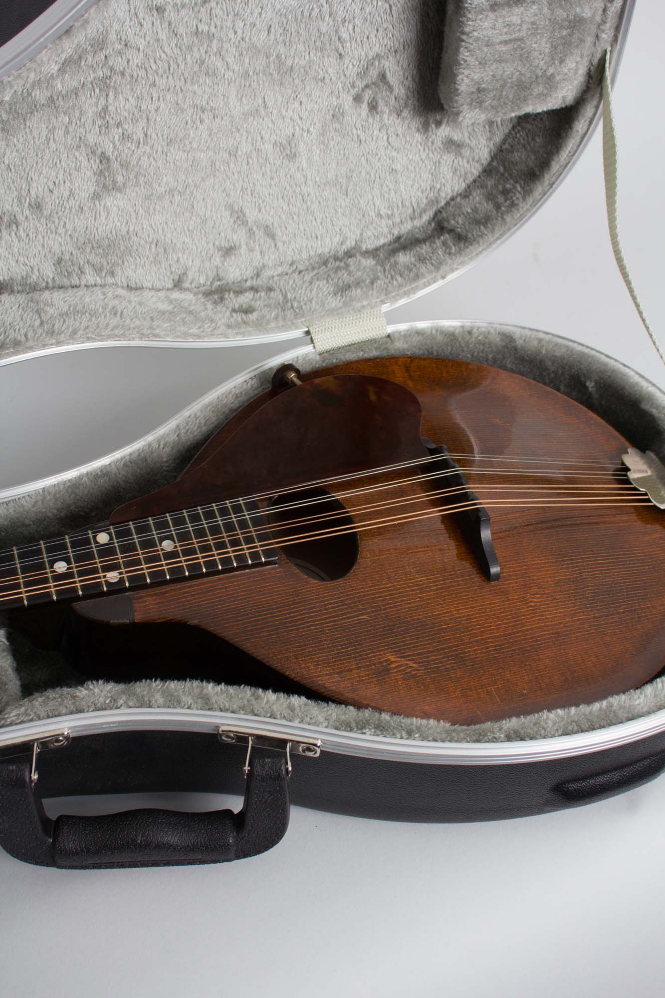 Gibson A-Junior Snakehead Carved Top Mandolin (1925)