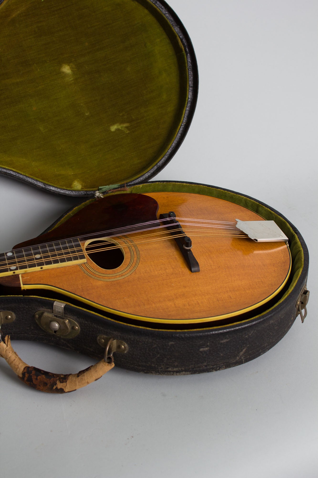 Gibson A-2 Snakehead Carved Top Mandolin (1923)