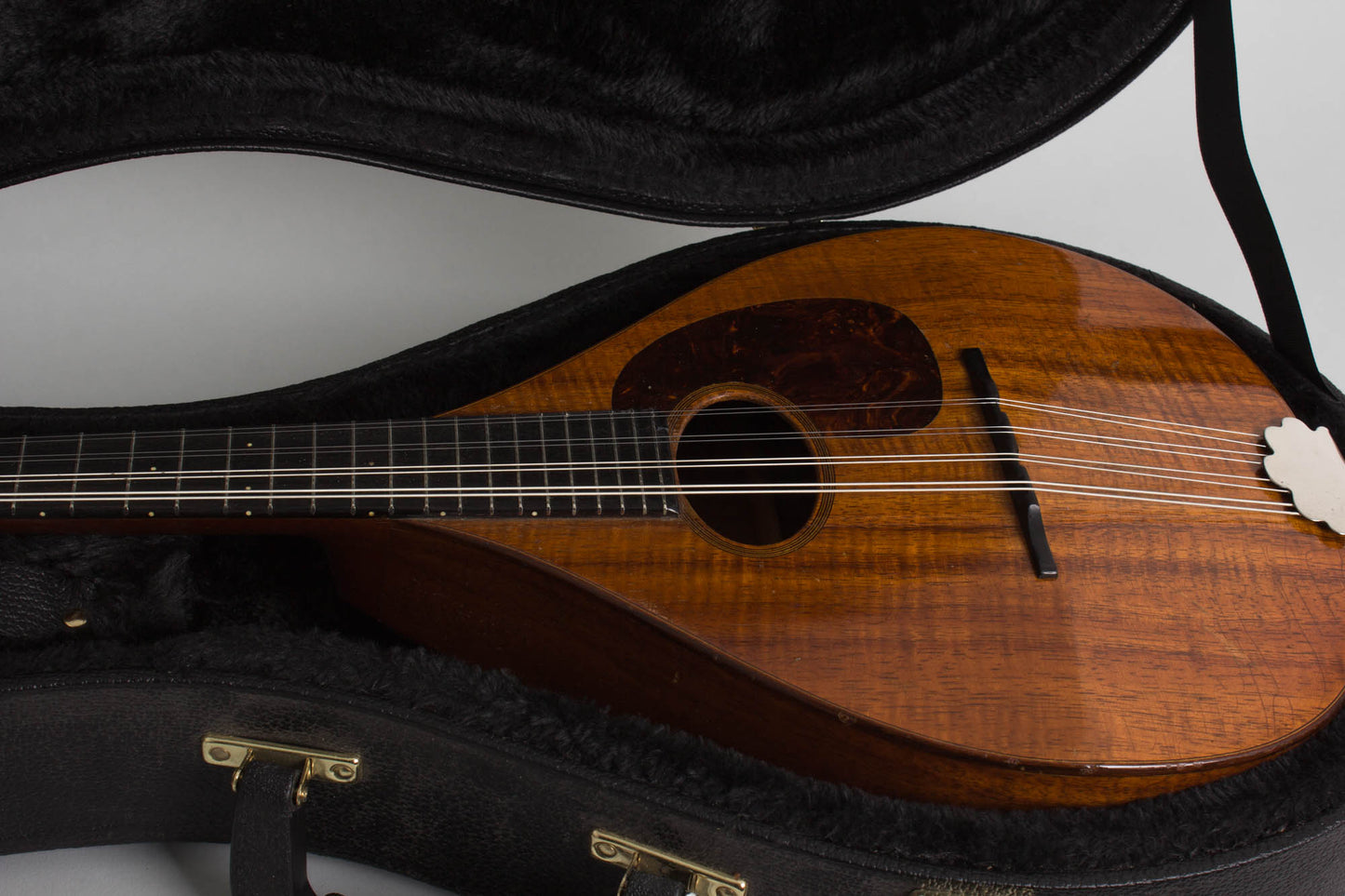 C. F. Martin Style A-K Flat Back, Bent Top Mandolin (1932)