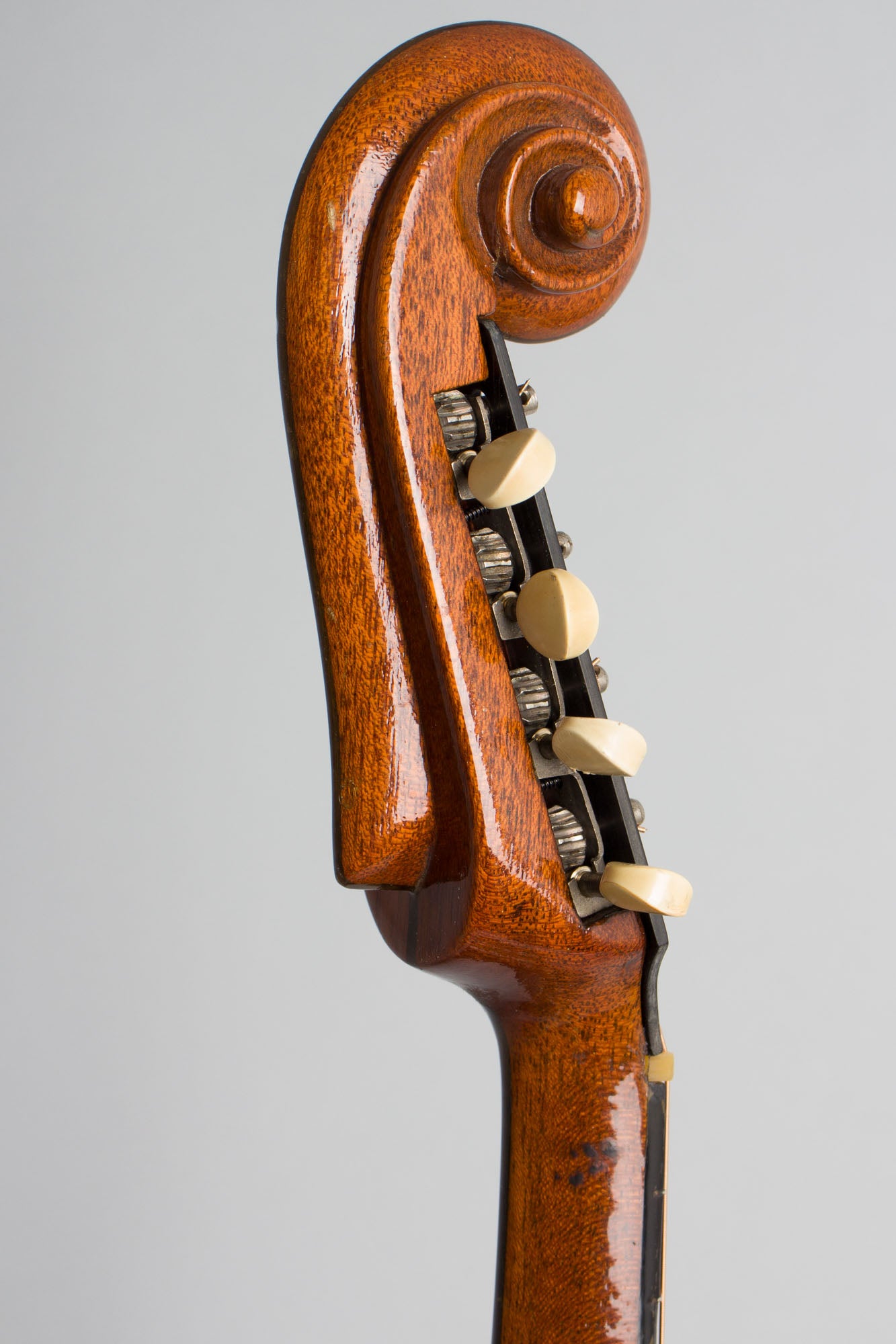 Washburn Model 5283 Deluxe Carved Top Mandolin (1930)