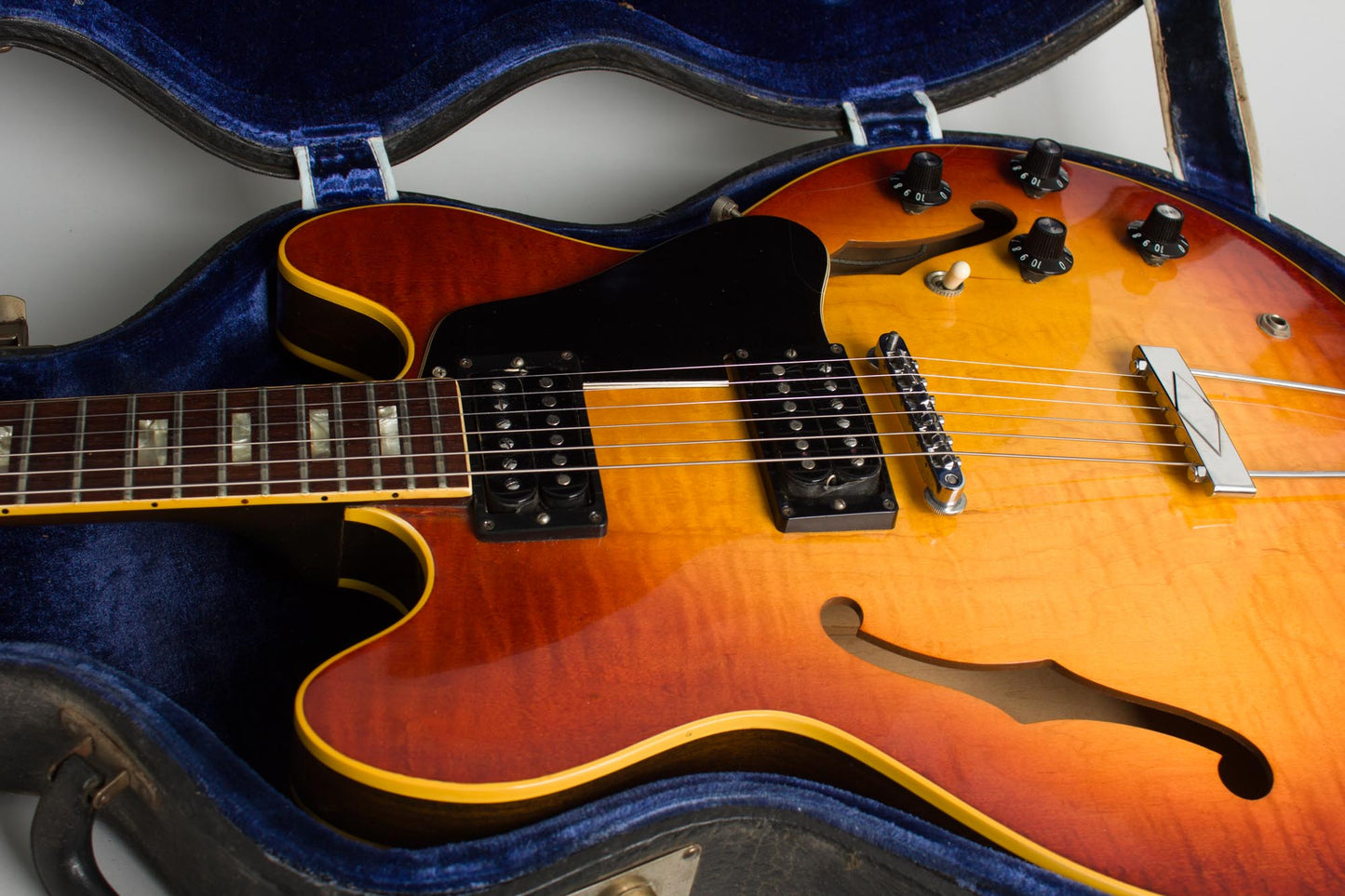 Gibson ES-335TD Semi-Hollow Body Electric Guitar (1972)
