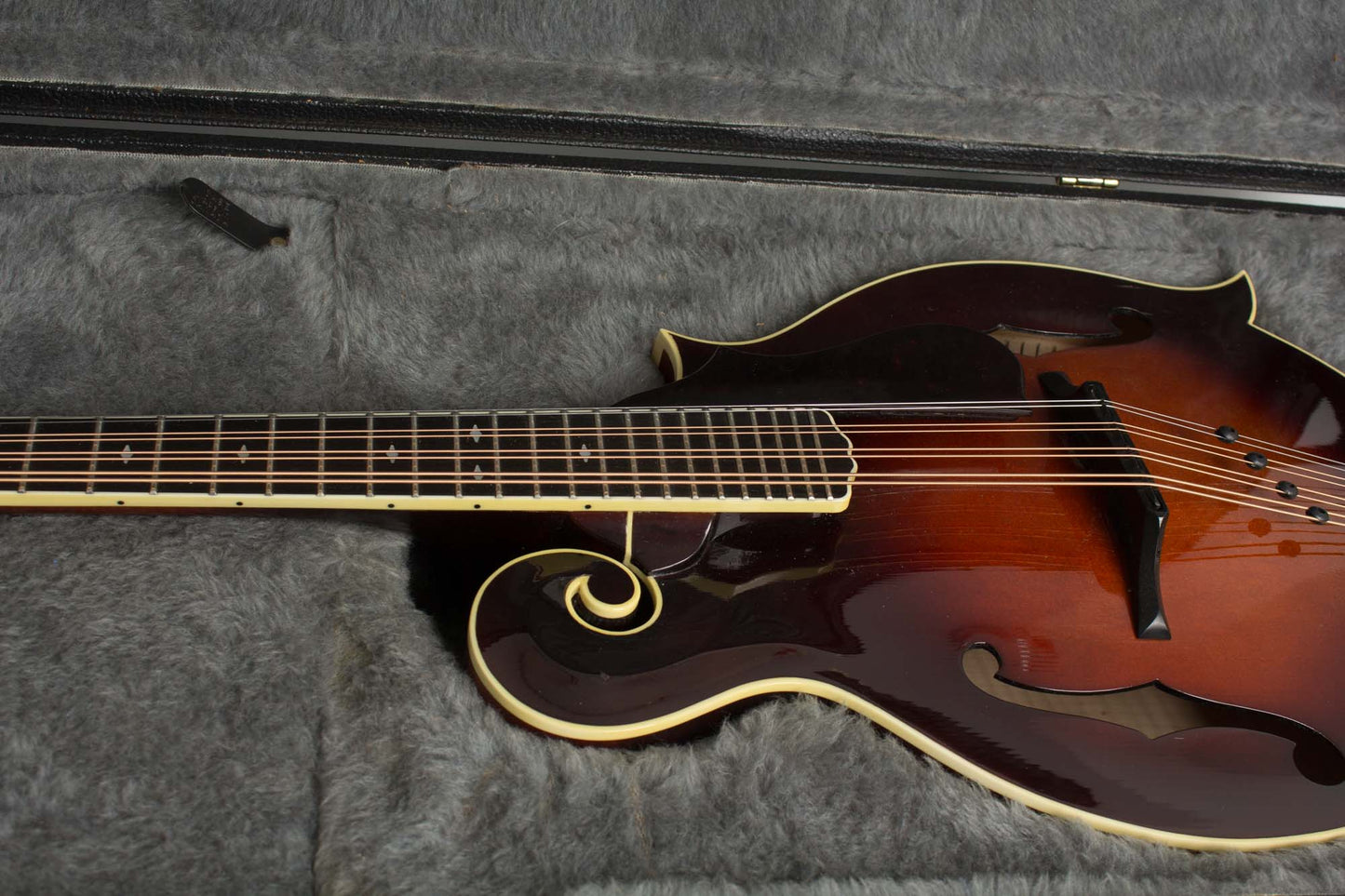 Weber Yellowstone Carved Top Mandola (2000)