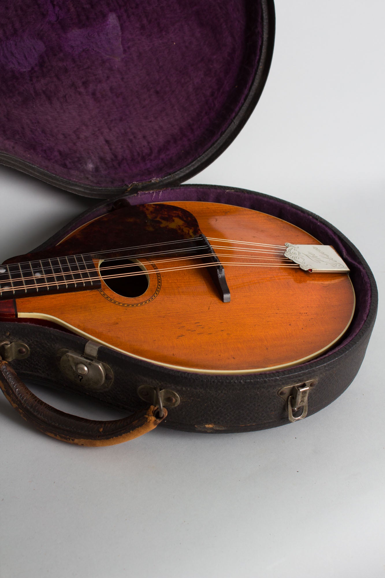 Gibson Style A- Carved Top Mandolin (1914)