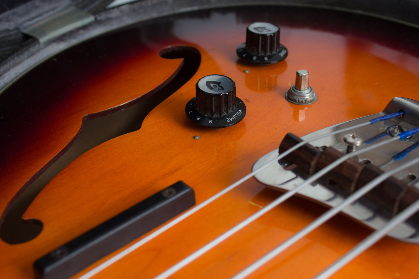 Guild Starfire Bass Semi-Hollow Body Electric Bass Guitar (1967)