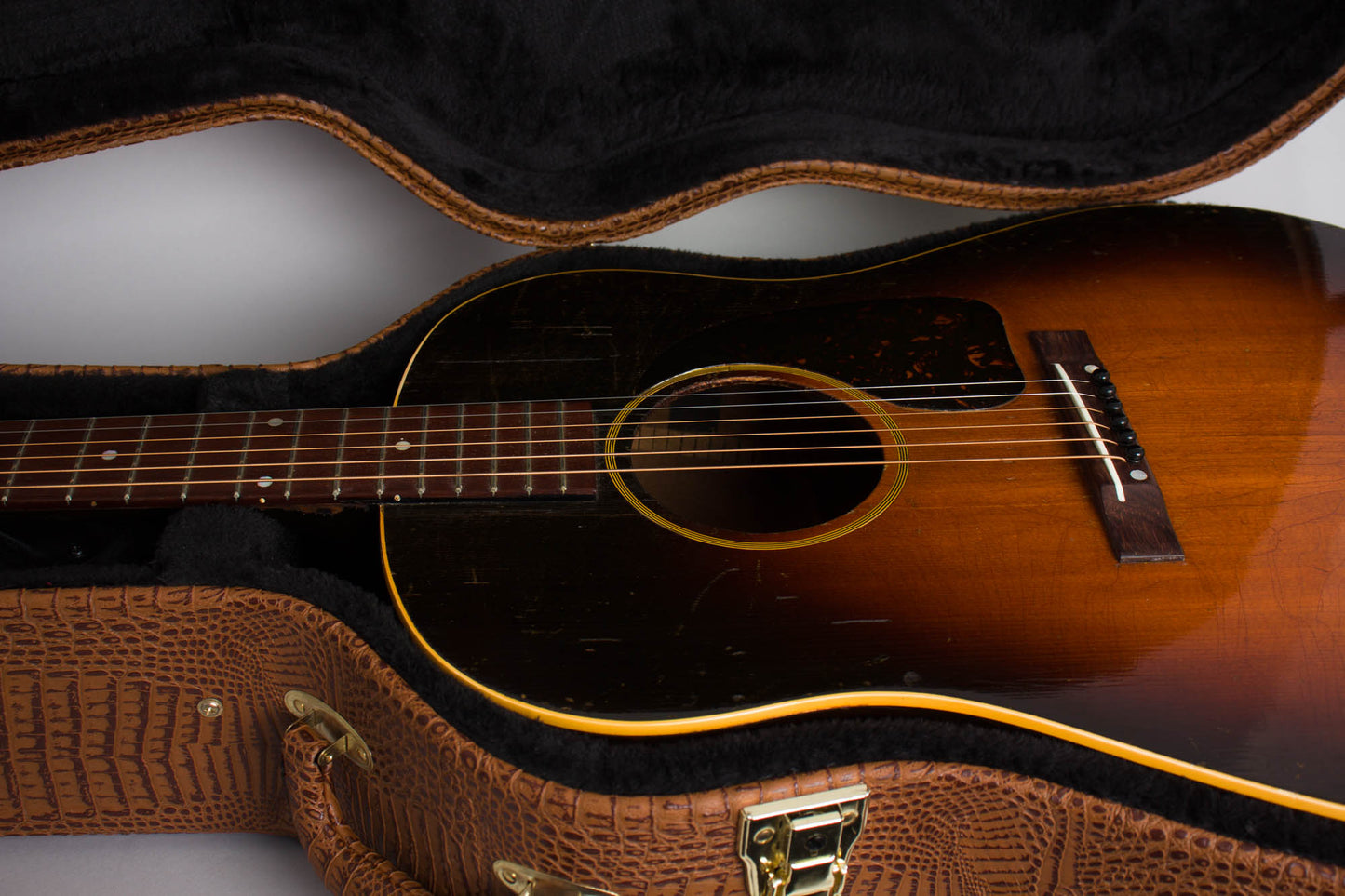 Gibson J-45 Flat Top Acoustic Guitar (1943-4)
