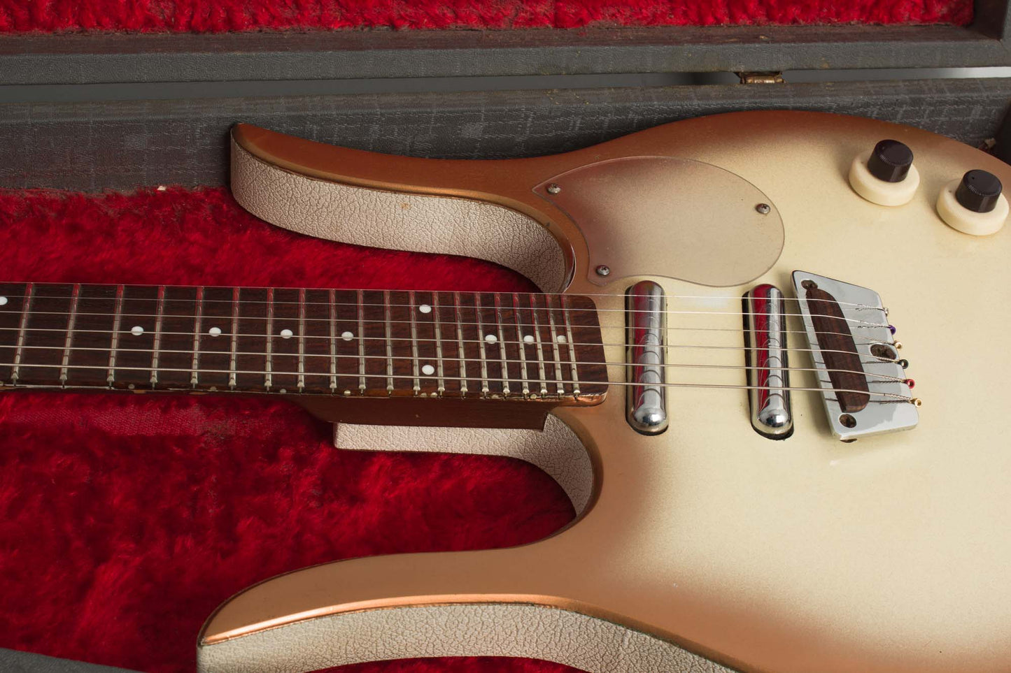 Danelectro Longhorn Guitarlin Model 4123 Semi-Hollow Body Electric Guitar (1965)