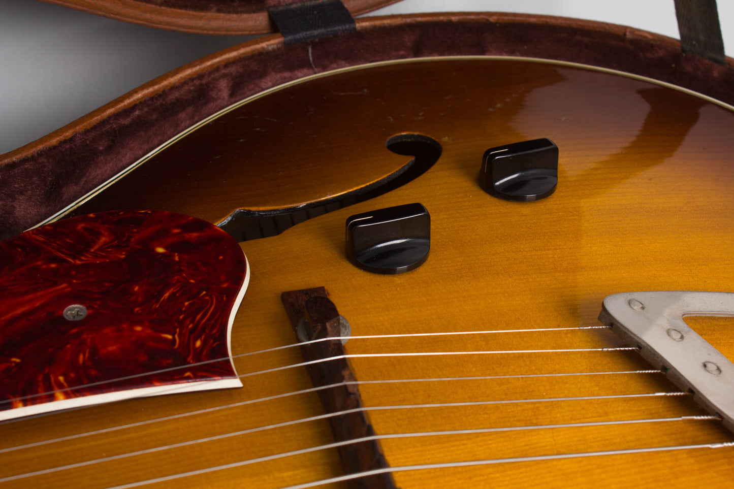 Guild X-150 Arch Top Hollow Body Electric Guitar (1957)