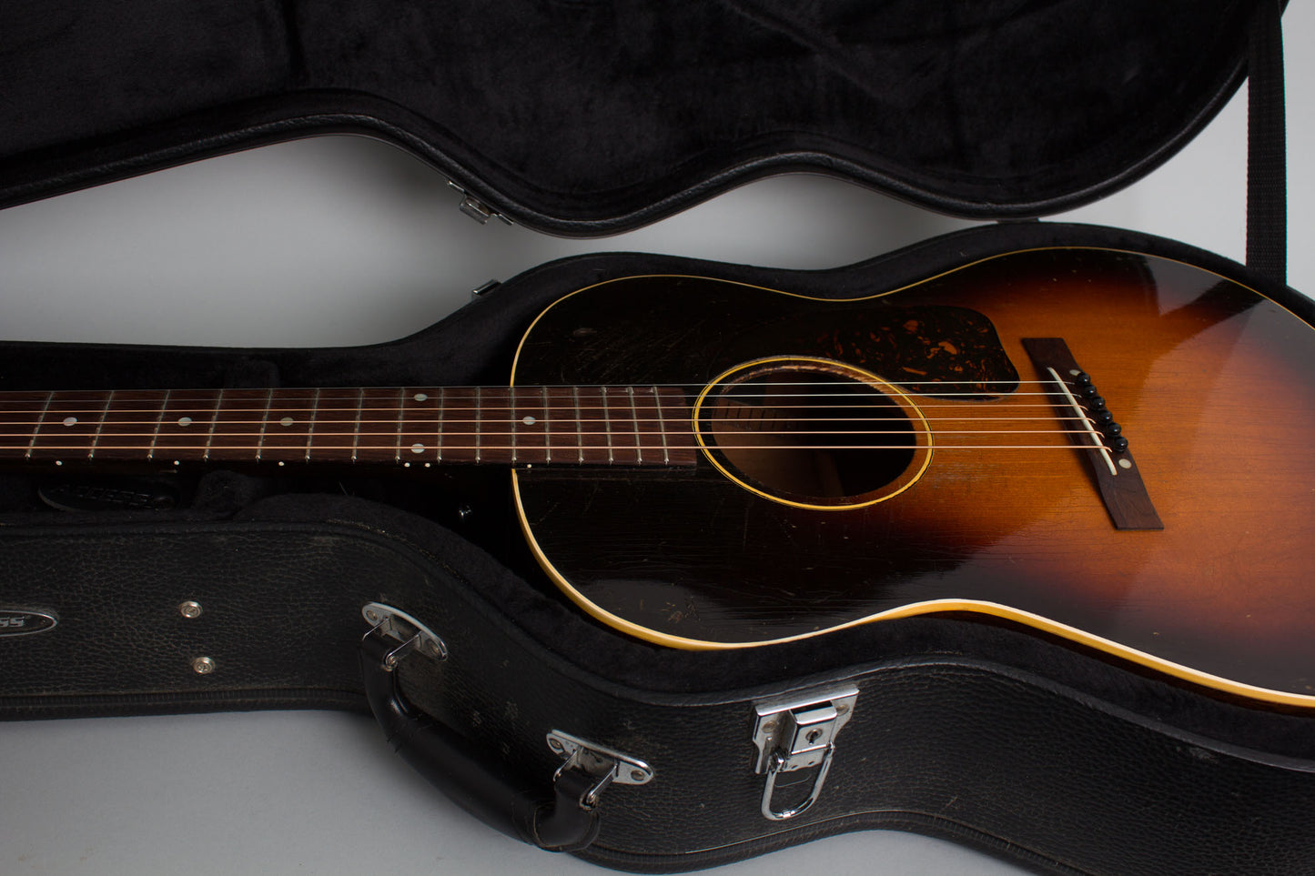 Gibson LG-2 Flat Top Acoustic Guitar (1944)