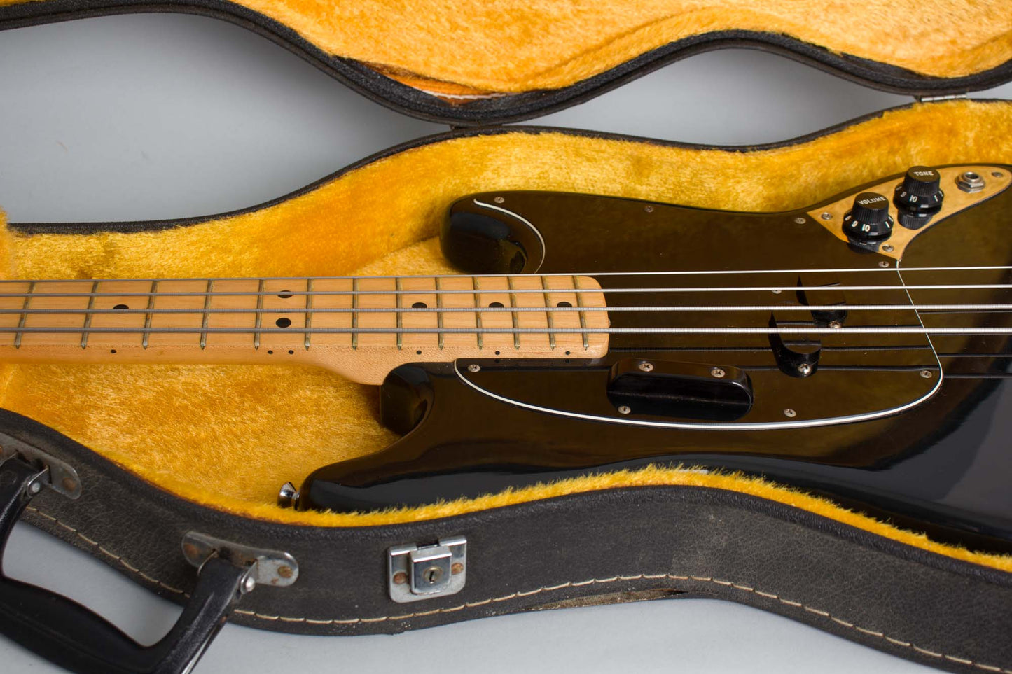 Fender Mustang Solid Body Electric Bass Guitar (1977)