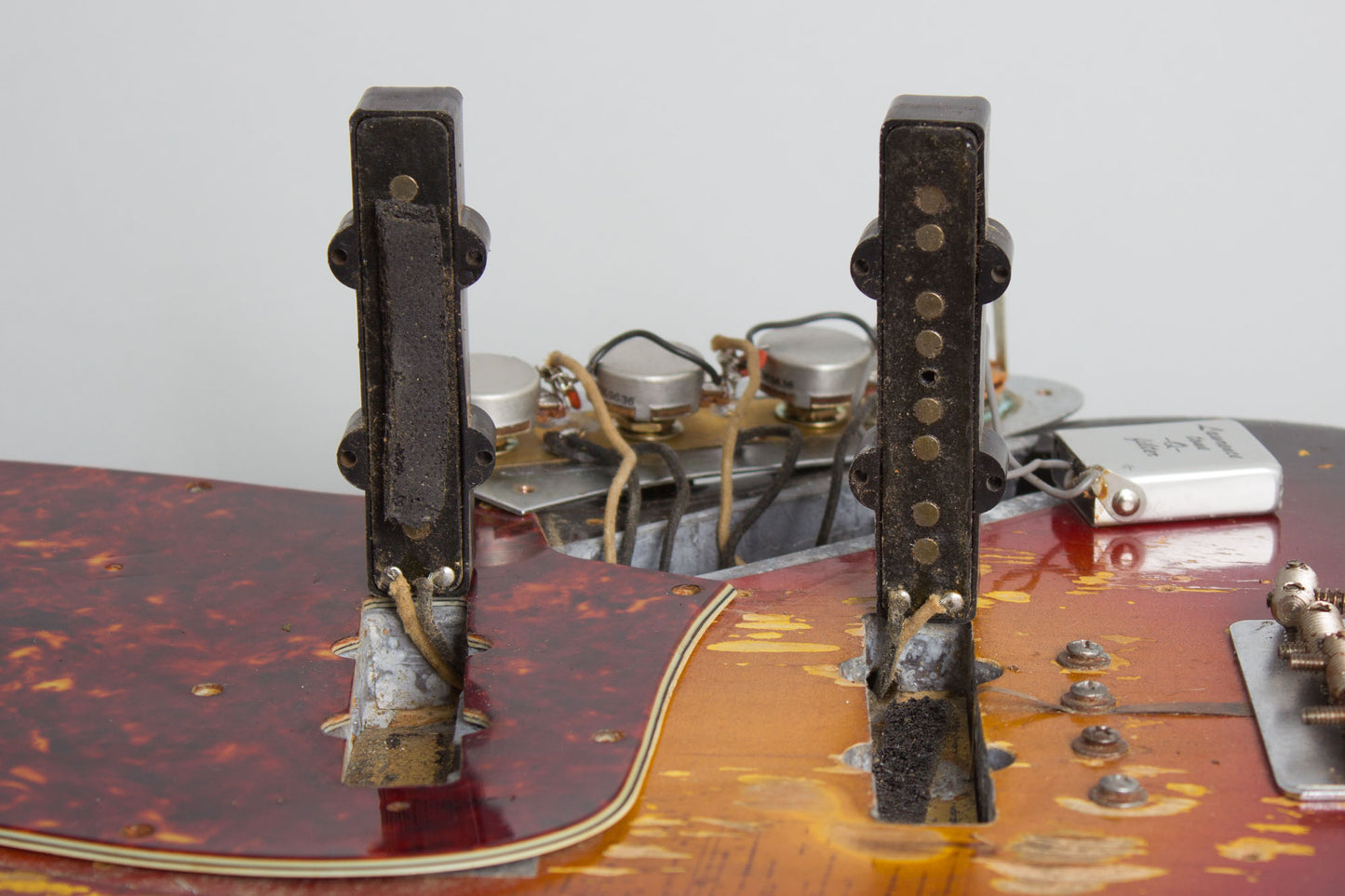 Fender Jazz Bass 1963 with 1960 neck Formerly Owned by Jeff Tweedy of Wilco Solid Body Electric Bass Guitar (1963/1960)