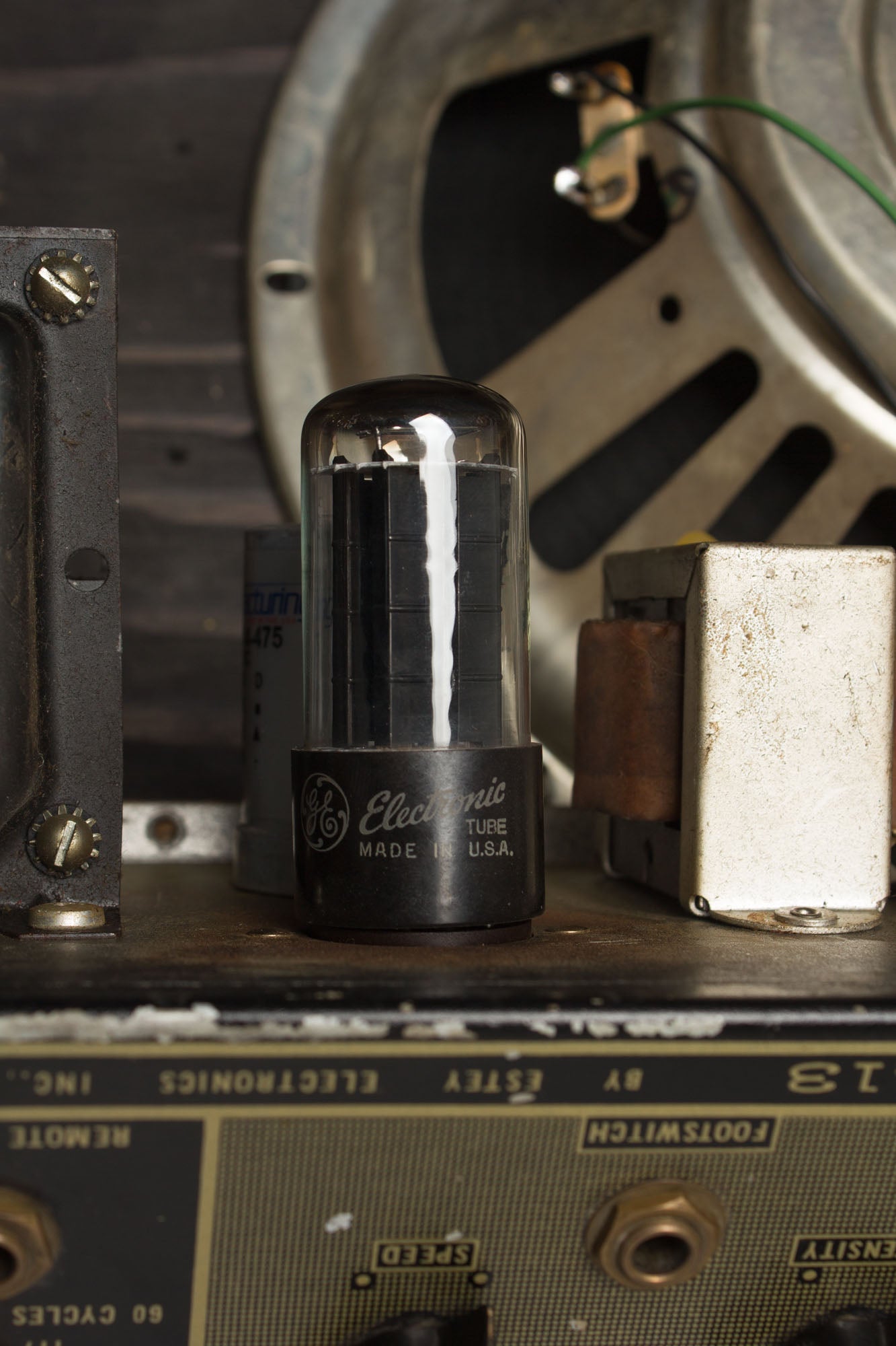Magnatone Custom 413 Tube Amplifier (1962)