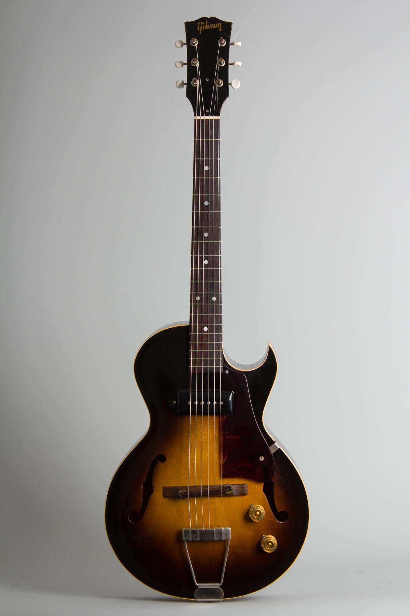 Gibson ES-140 Arch Top Hollow Body Electric Guitar (1953)