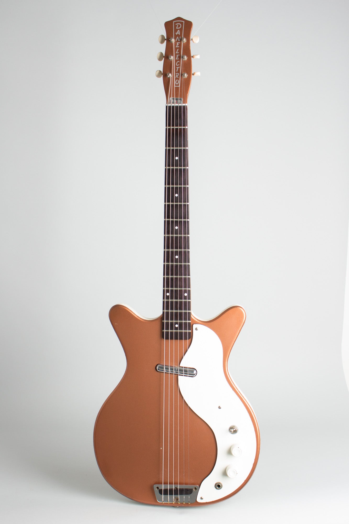 Danelectro Standard Shorthorn Model 3612 Electric 6-String Bass Guitar (1962)