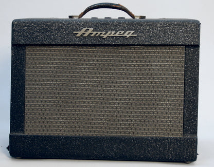 Ampeg Jet J-12 Tube Guitar Amplifier (1961)