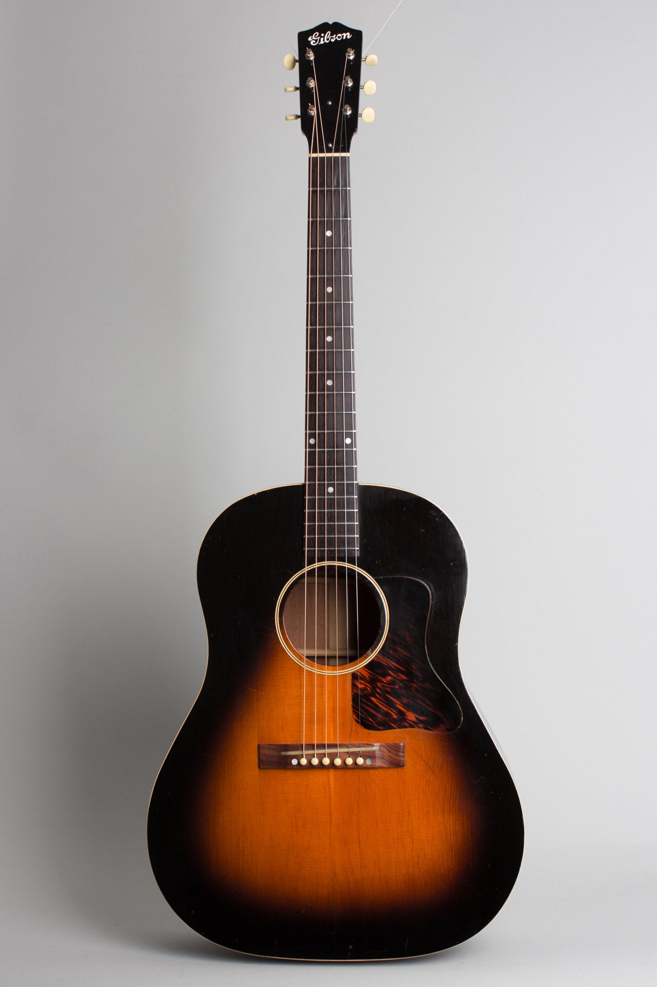 Gibson J-35 Flat Top Acoustic Guitar (1937)