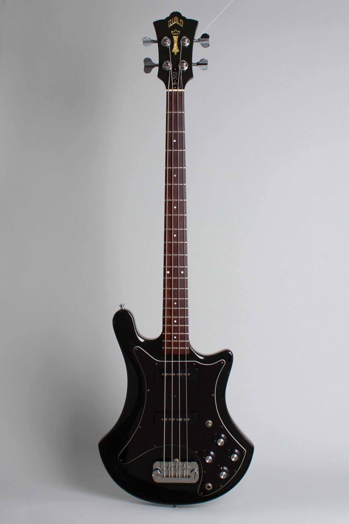 Guild B-302 Solid Body Electric Bass Guitar (1978)