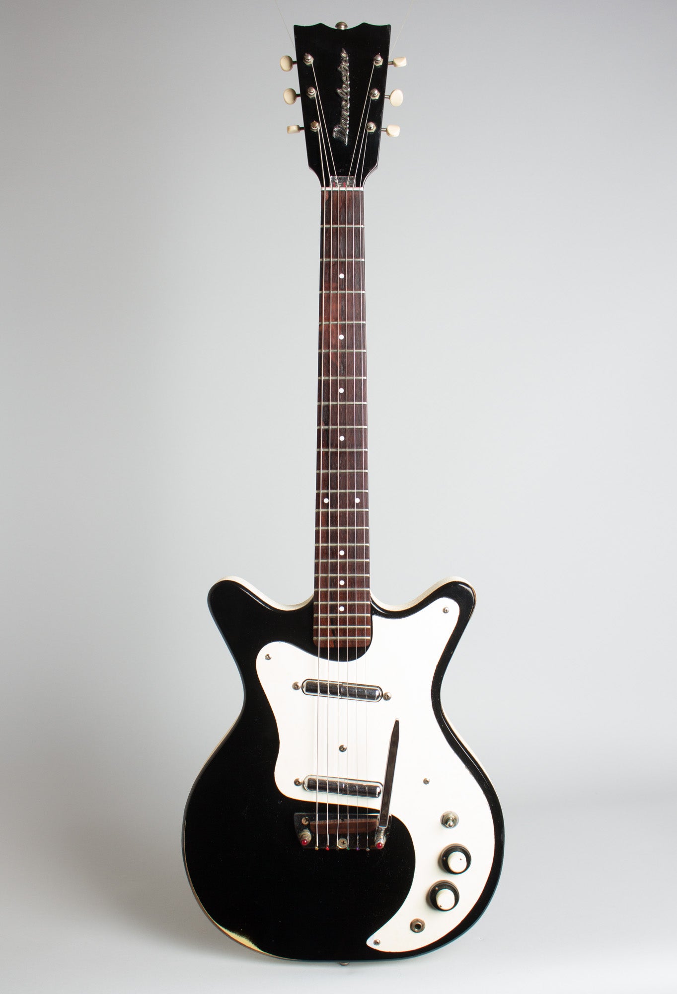 Danelectro Model 4021 Hand Vibrato Semi-Hollow Body Electric Guitar (1962)