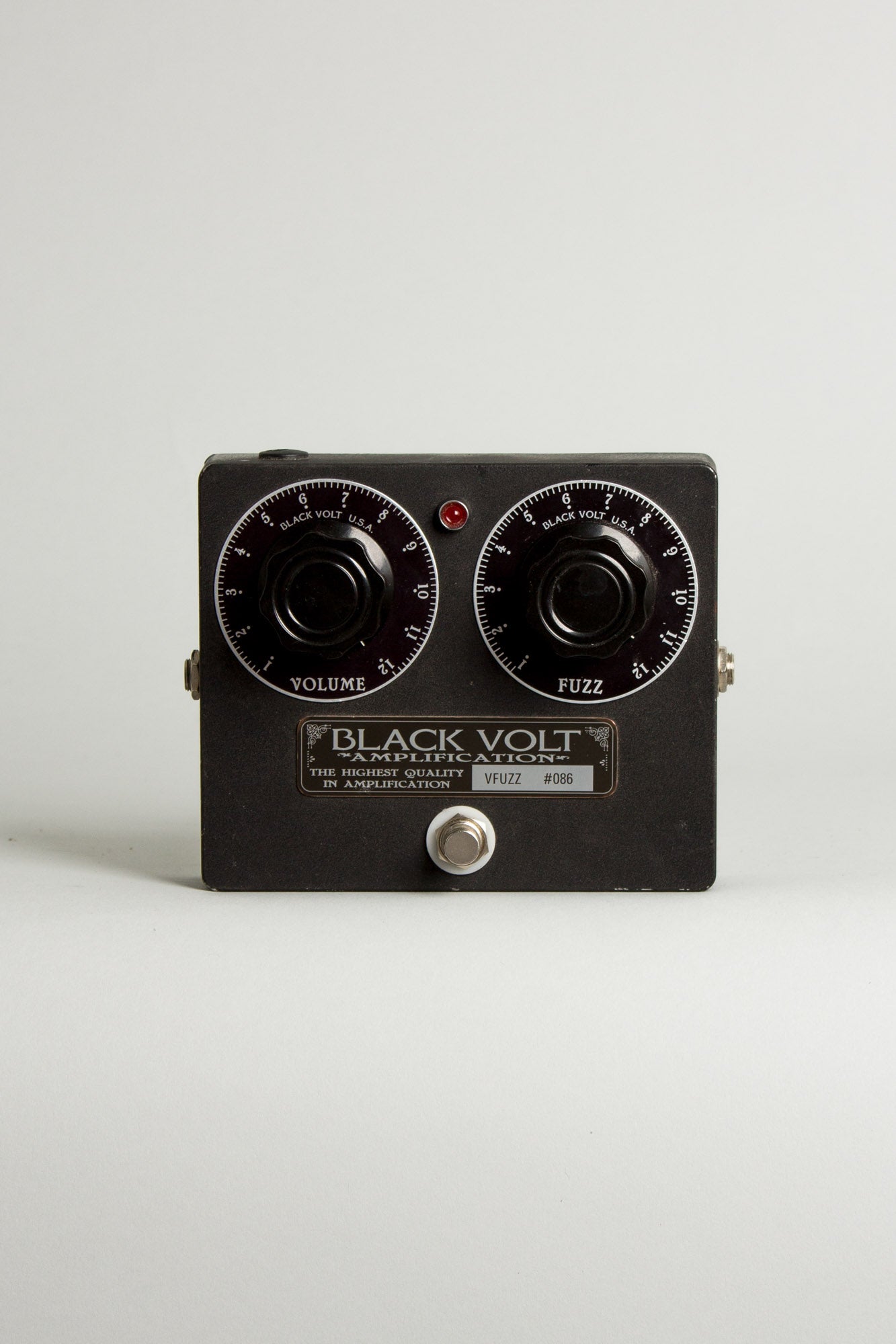 Black Volt Amplification VFUZZ Fuzz Effect (2019)
