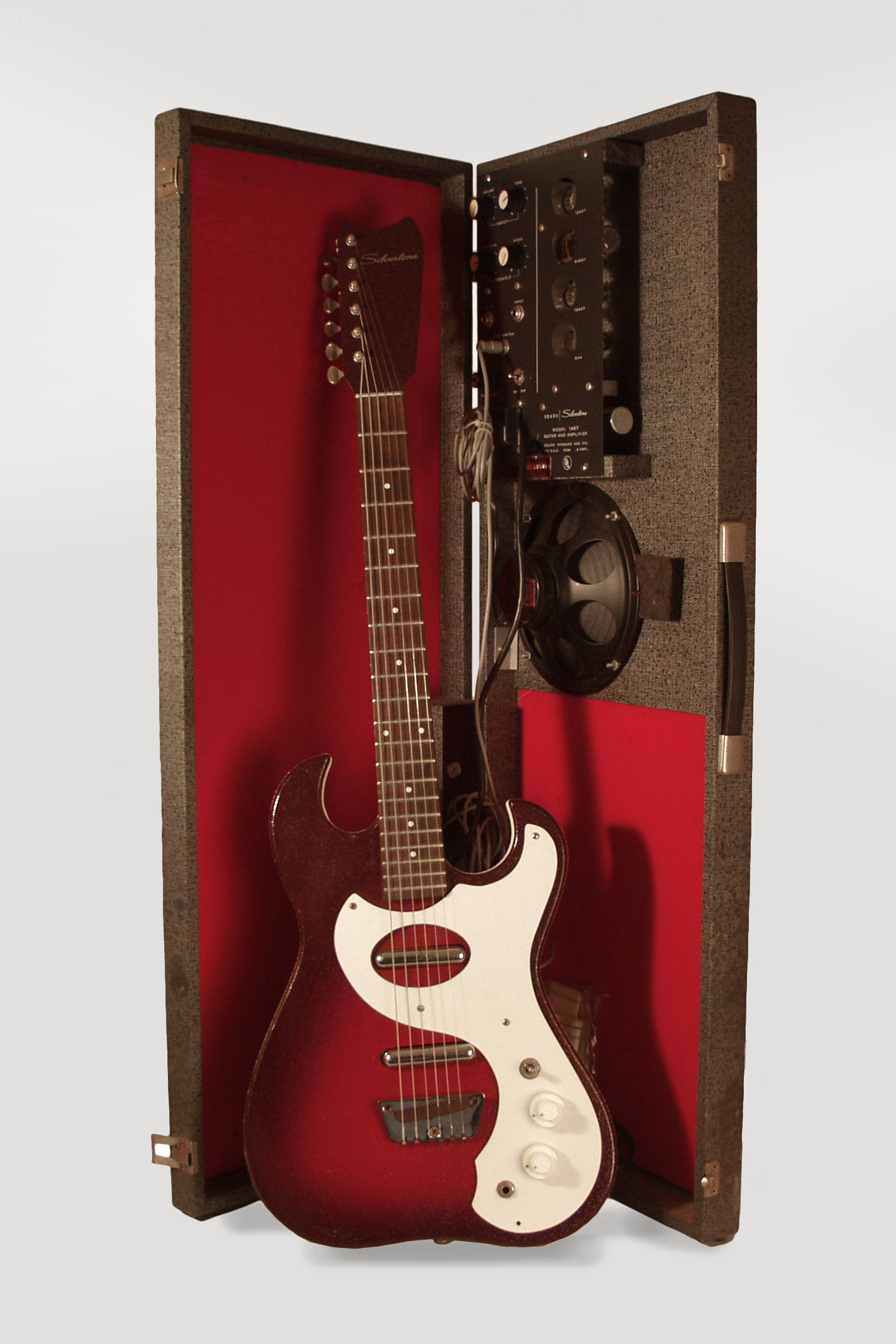 Silvertone model 1457 Semi-Hollow Body Electric Guitar and Amplifier Set (1965)