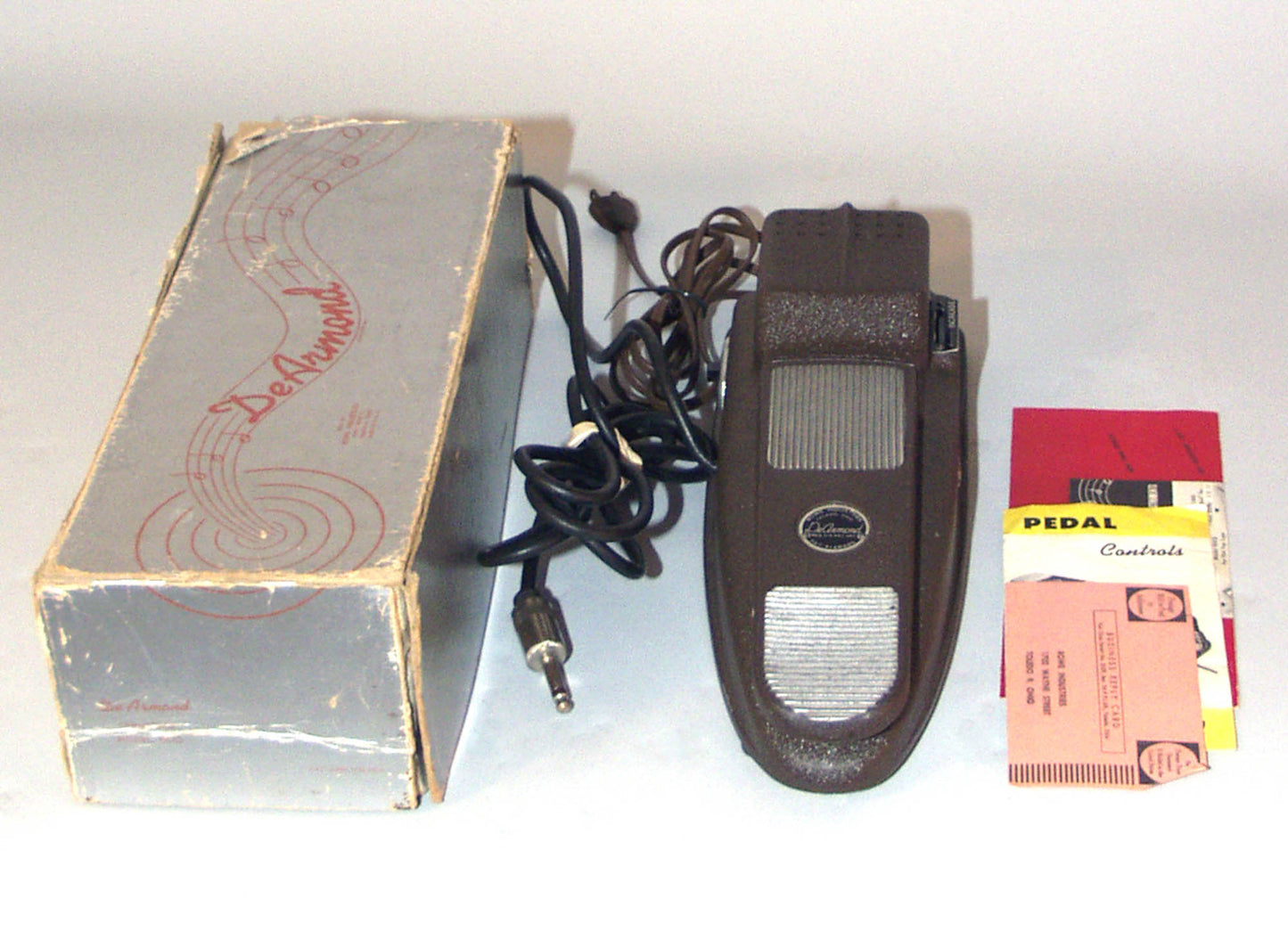 DeArmond Trem-trol Tremolo Pedal Effect (1950's)