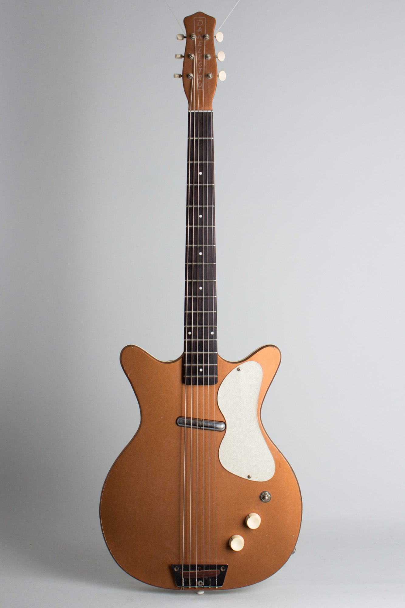 Danelectro Standard Shorthorn Model 3612 Electric 6-String Bass Guitar (1958)