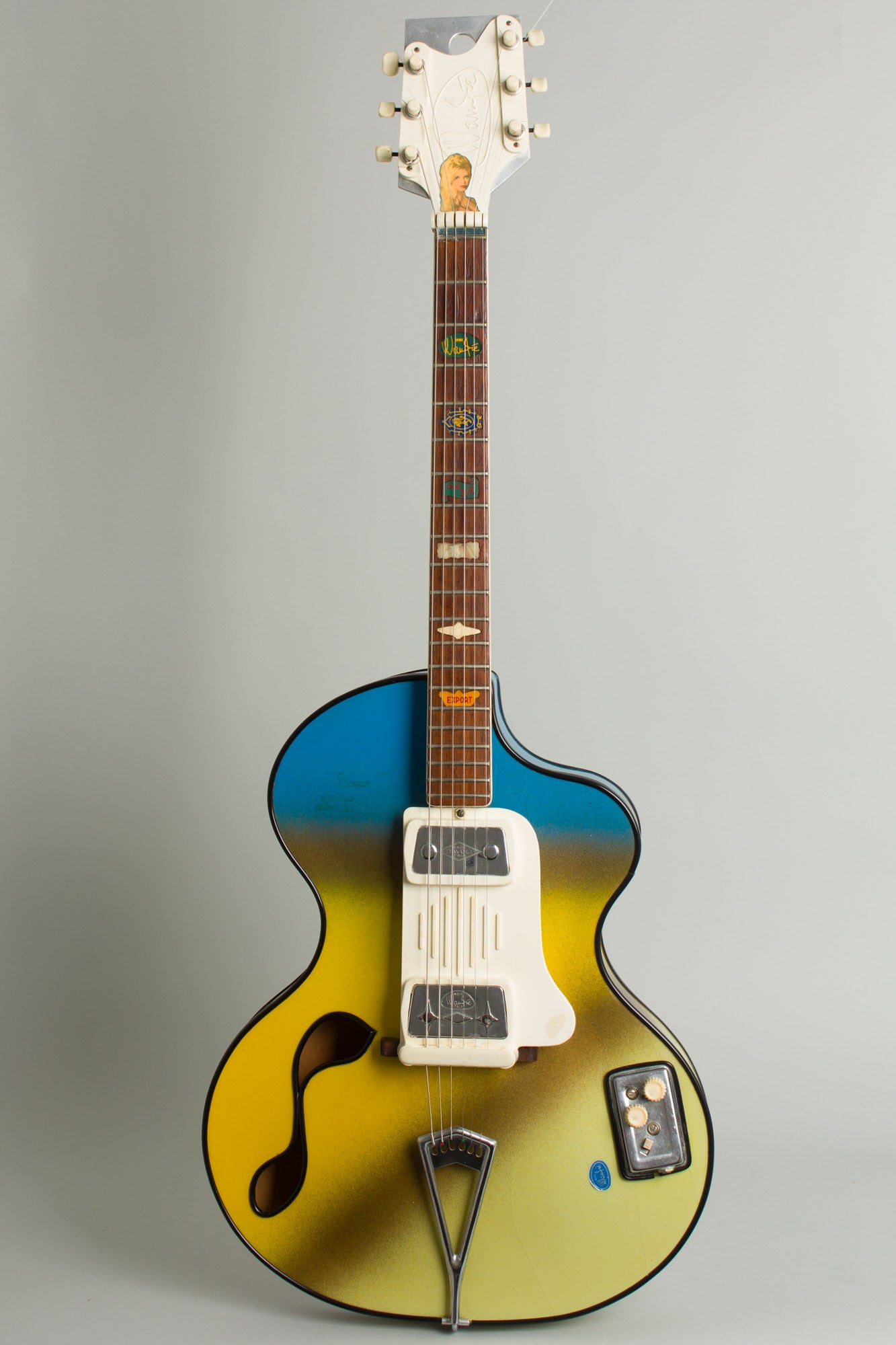 Wandre BB Model Semi-Hollow Body Electric Guitar (1961)