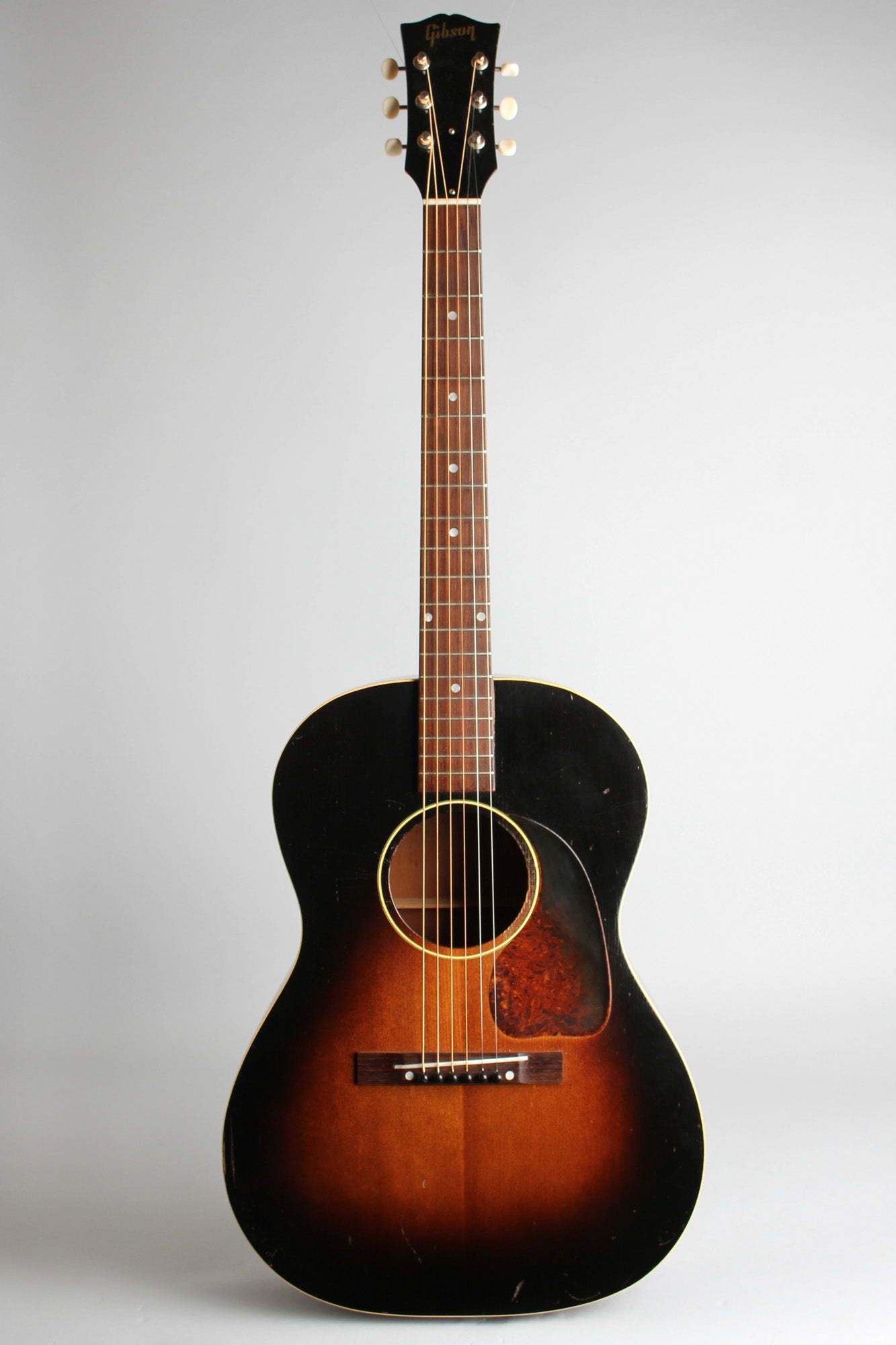 Gibson LG-1 Flat Top Acoustic Guitar (1952)