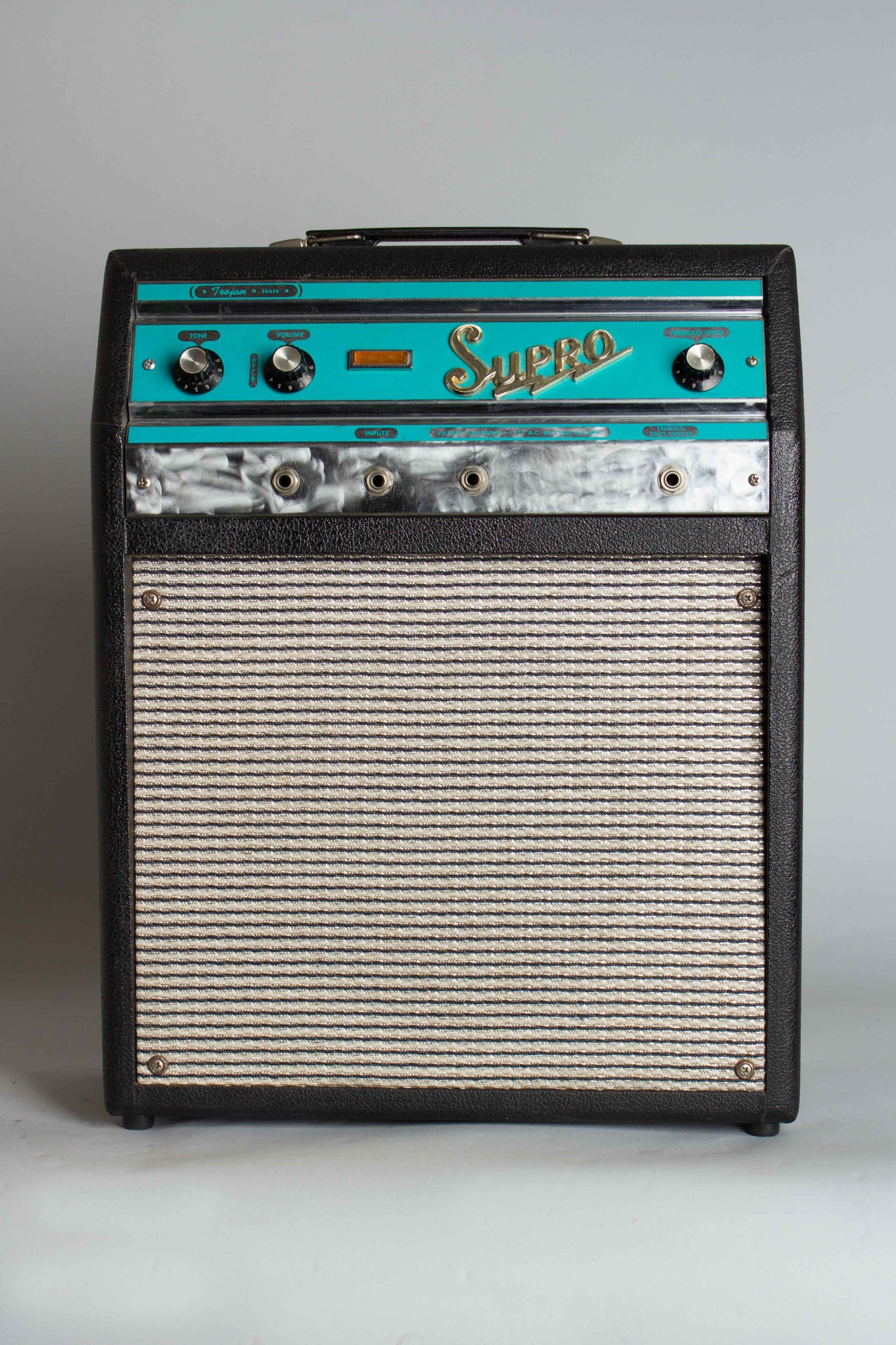 Supro Trojan Model S6616 Tube Amplifier (1966)