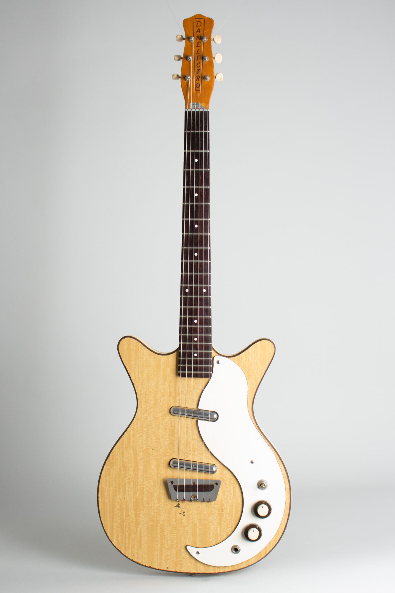 Danelectro Standard Model 5025 Semi-Hollow Body Electric Guitar (1960)