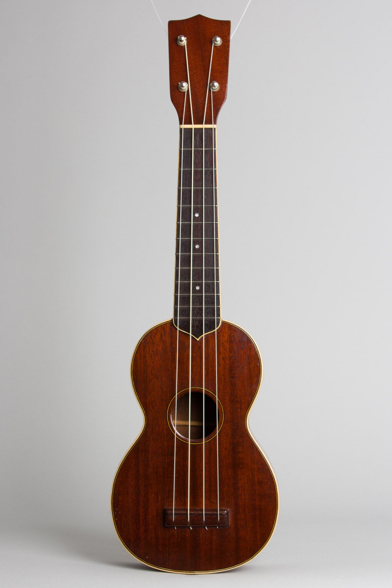 Weymann Style 120 Soprano Ukulele (1925)