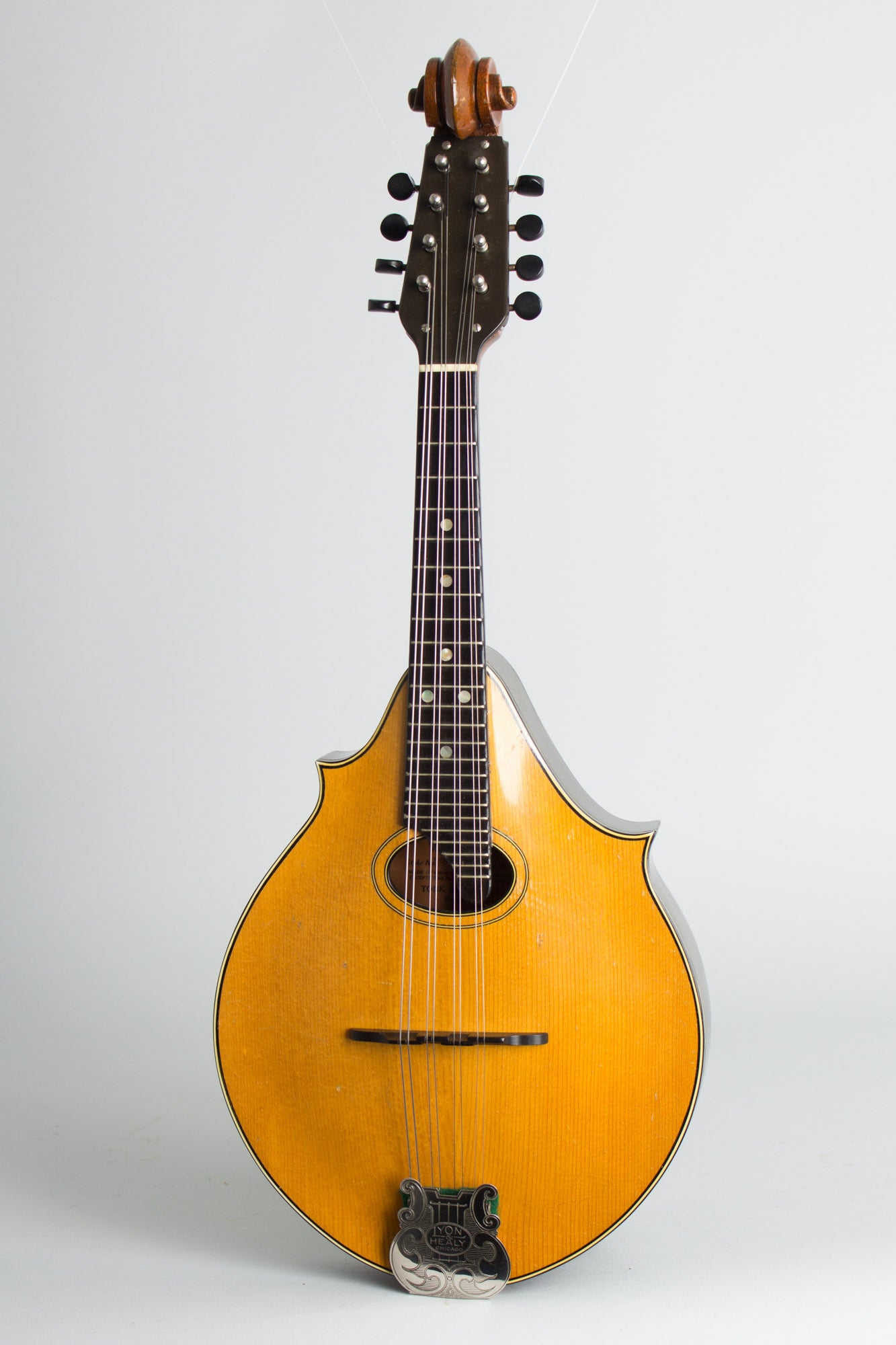 Washburn Model 5283 Deluxe Carved Top Mandolin (1935)