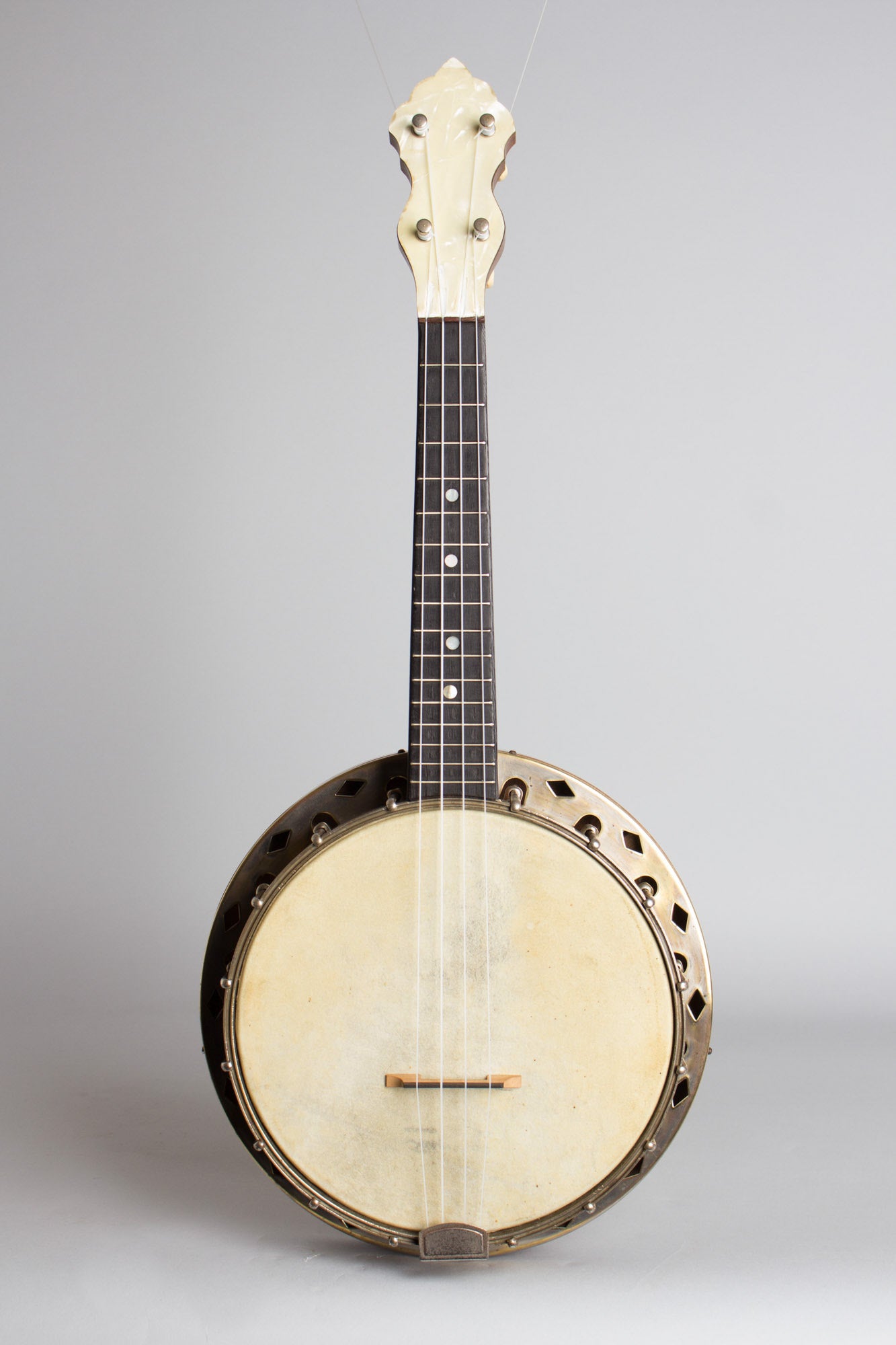 unlabelled Flange & Resonator Banjo Ukulele (1927)