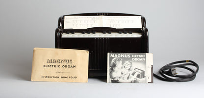Magnus Model 1510 Chord Reed Organ (1950)